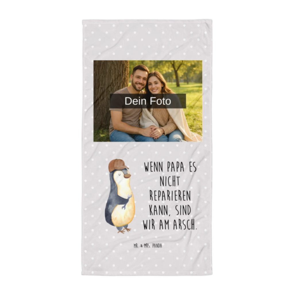 Foto XL Handtuch Wenn Papa es nicht reparieren kann, sind wir am Arsch Handtuch Übergröße Mit Fotodruck, Handtuch XL Für Frauen Mit Wunschbild, Design Handtuch XL Mit Wunschfoto, Handtuch XL Für Sauna Mit Wunschfoto, Handtuch XL Mit Kinderbild, Badehandtuch XL Mit Eigenem Foto, Handtuch XL Mit Familienfoto, Handtuch 100x180 Mit Foto, Hochwertiges Fotohandtuch XL, Personalisiertes XL Handtuch Mit Bild, Handtuch XL Für Strand Mit Foto, Handtuch XL Mit Haustierfoto, Handtuch XL Als Geschenk Mit Wunschfoto, Persönliches Handtuch XL Mit Foto, XL Handtuch Mit Foto, Wellnesshandtuch XL Mit Bild, Handtuch XL Für Männer Mit Foto, Sporthandtuch XL Mit Foto, Handtuch XL Mit Urlaubsfoto, Handtuch Extra Groß Mit Bild, Mikrofaser Handtuch XL Mit Wunschbild, Duschtuch XL Mit Wunschbild, Saunatuch XL Mit Foto, Großes Handtuch Mit Wunschfoto, Fotohandtuch XL Für Paare, Handtuch 80x200 Mit Wunschfoto, Handtuch XL Für Kinder Mit Bild, Bio Baumwollhandtuch Mit Fotodruck, Handtuch XL Als Hochzeitsgeschenk Mit Bild, Baumwollhandtuch XL Mit Foto, Familie, Vatertag, Muttertag, Bruder, Schwester, Mama, Papa, Oma, Opa, Bester Papa der Welt, Geschenk Papa, Vater