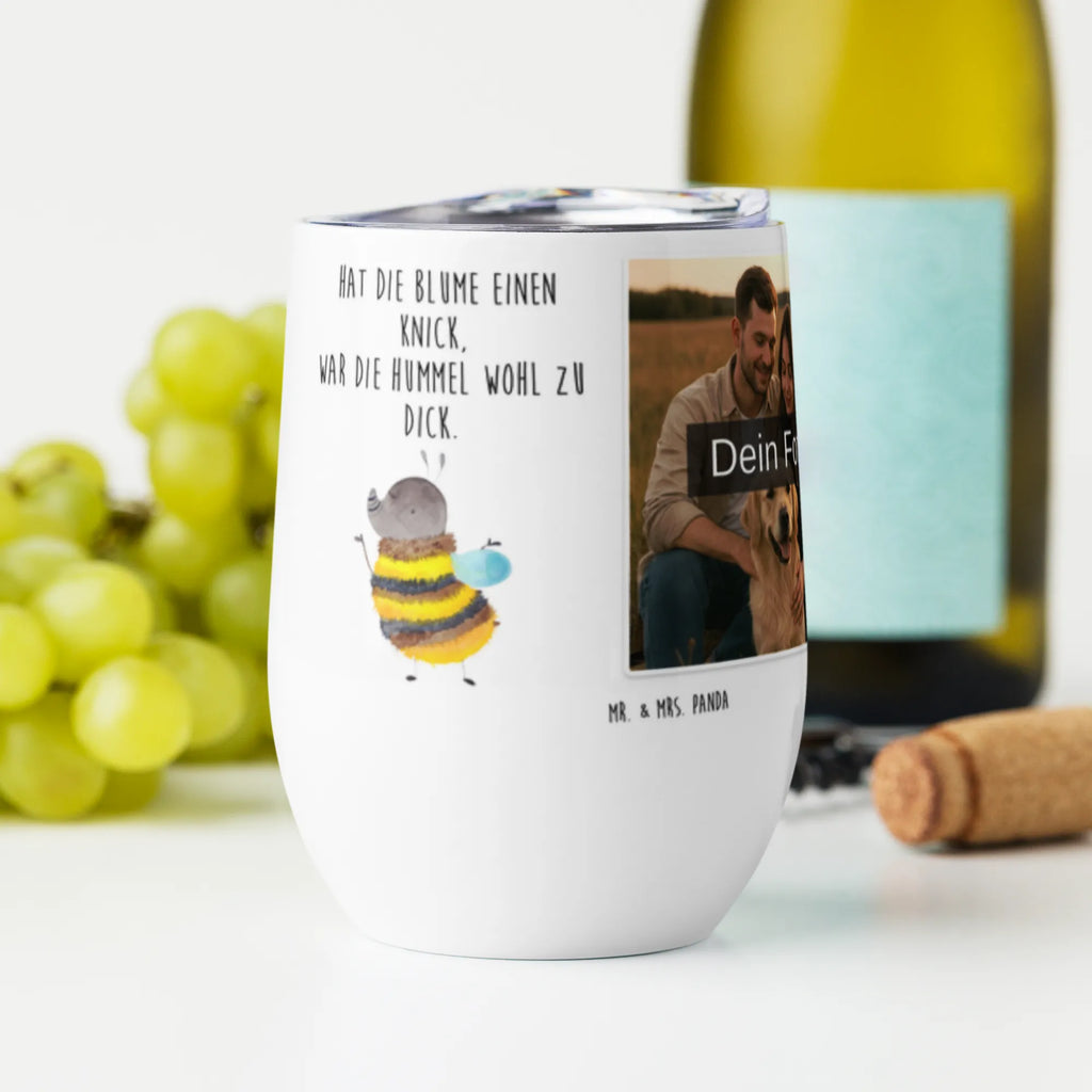 Personalisierter Foto Weinbecher Hummel flauschig Stapelbares Weinglas Mit Fotodruck, Umweltfreundliches Weinglas Mit Wunschfoto, Personalisierter Weinbecher Mit Bild, Weinglas Mit Fotodruck, Bambus-Weinbecher Mit Foto, Geschenk-Weinbecher Mit Foto, Kunststoff-Weinglas Mit Wunschfoto, Fotogeschenk Weinbecher, Öko Weinglas Mit Foto, Mundgeblasenes Weinglas Mit Foto, Trinkbecher Wein Mit Bild, Weinbecher Für Camping Mit Fotodruck, Universalglas Mit Fotomotiv, Weinbecher Mit Familienfoto, Weinglas Für Party Mit Bild, Foto-Weinglas Für Hochzeit, Modernes Weinglas Mit Eigenem Foto, Kelchglas Mit Eigenem Foto, Weinbecher Für Picknick Mit Wunschfoto, Weinbecher Mit Urlaubsbild, Weinbecher Mit Lieblingsfoto, Spülmaschinenfestes Weinglas Mit Bild, Becher Für Wein Mit Fotomotiv, Weinbecher Aus Edelstahl Mit Foto, Thermo-Weinbecher Mit Bild, Weinbecher Mit Haustierfoto, Acryl-Weinbecher Mit Fotodruck, Weinbecher Mit Collage, Kristallglas Mit Wunschfoto, Weinglas Für Zuhause Mit Fotomotiv, Weinkelch Aus Glas Mit Fotodruck, Reise-Weinbecher Mit Foto, Foto-Becher Für Weinliebhaber, Rustikaler Weinbecher Mit Foto, Klassisches Weinglas Mit Wunschbild, Weinbecher Mit Foto, Weinbecher Mit Wunschfoto, Tiermotive, Gute Laune, lustige Sprüche, Tiere, Blume, Biene, Flauschig, Natur, Hummel