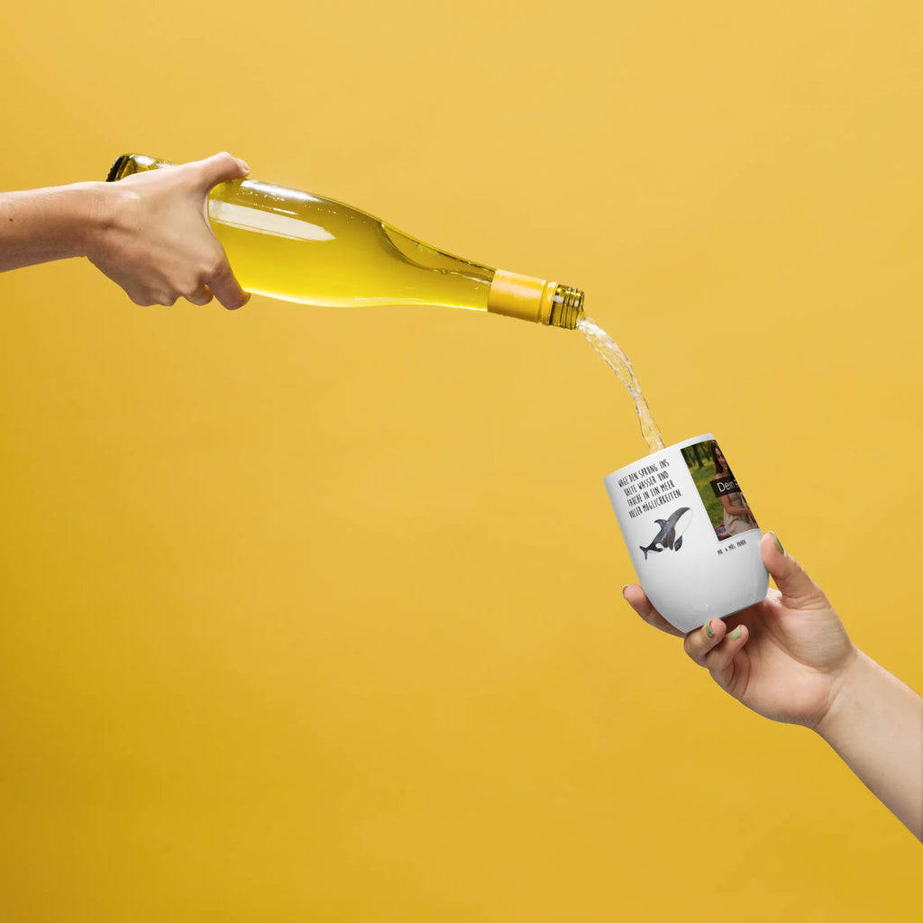 Personalisierter Foto Weinbecher Orca Spülmaschinenfestes Weinglas Mit Bild, Weinbecher Aus Edelstahl Mit Foto, Becher Für Wein Mit Fotomotiv, Reise-Weinbecher Mit Foto, Weinglas Für Zuhause Mit Fotomotiv, Weinglas Mit Fotodruck, Klassisches Weinglas Mit Wunschbild, Weinbecher Für Picknick Mit Wunschfoto, Kelchglas Mit Eigenem Foto, Umweltfreundliches Weinglas Mit Wunschfoto, Mundgeblasenes Weinglas Mit Foto, Stapelbares Weinglas Mit Fotodruck, Kristallglas Mit Wunschfoto, Weinglas Für Party Mit Bild, Trinkbecher Wein Mit Bild, Foto-Becher Für Weinliebhaber, Foto-Weinglas Für Hochzeit, Weinbecher Mit Collage, Acryl-Weinbecher Mit Fotodruck, Weinbecher Mit Haustierfoto, Rustikaler Weinbecher Mit Foto, Universalglas Mit Fotomotiv, Modernes Weinglas Mit Eigenem Foto, Geschenk-Weinbecher Mit Foto, Weinbecher Mit Foto, Öko Weinglas Mit Foto, Bambus-Weinbecher Mit Foto, Weinbecher Mit Wunschfoto, Weinbecher Für Camping Mit Fotodruck, Weinkelch Aus Glas Mit Fotodruck, Weinbecher Mit Urlaubsbild, Weinbecher Mit Familienfoto, Weinbecher Mit Lieblingsfoto, Personalisierter Weinbecher Mit Bild, Thermo-Weinbecher Mit Bild, Kunststoff-Weinglas Mit Wunschfoto, Fotogeschenk Weinbecher, Urlaub, Meer, Meerestiere, Startup, Neustart, Wal, Motivation, Killerwal, Arbeit, Möglichkeiten, Orca, Büro, Orcas, Selbstliebe