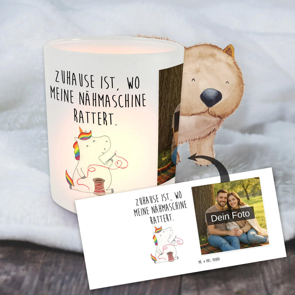 Personalisiertes Foto Windlicht Einhorn Näherin Windlicht Balkon, Windlicht Romantisch, Windlicht Handgemacht, Teelichthalter mit Wunschfoto, Windlicht Modern, Teelichthalter Outdoor mit Foto, Windlichter mit Foto, Windlicht Geschenk, Windlicht Klein, Windlicht Draußen selber gestalten, Windlicht Wohnzimmer, Windlicht Laterne, Teelichthalter für draußen selber gestalten, Windlicht Nachhaltig, Windlicht Skandinavisch, Windlicht Terrasse, Windlicht Glas mit Wunschfoto, Windlicht Garten mit Foto, Teelichthalter mit Foto, Windlicht Outdoor, Teelicht Glas mit Foto, Windlicht Vintage mit Foto, Windlicht Boho, Windlicht Dekoration mit Foto, Windlicht Design, Windlicht Für Draußen, Foto Teelichthalter, Windlicht Groß, Windlicht mit Foto, Windlicht Kerzenhalter, Einhorn, Einhörner, Einhorn Deko, Unicorn, Freundin, nähen, basteln, Häkeln, Mädchen, Stricken, Nähzimmer, Näherin