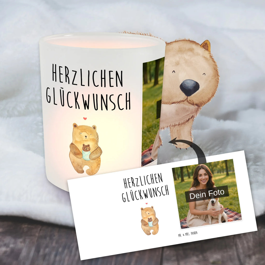 Personalisiertes Foto Windlicht Bär Baby Teelichthalter für draußen selber gestalten, Teelichthalter Outdoor mit Foto, Windlicht Handgemacht, Windlicht Design, Foto Teelichthalter, Windlicht Modern, Windlichter mit Foto, Windlicht Romantisch, Windlicht Draußen selber gestalten, Windlicht Glas mit Wunschfoto, Teelichthalter mit Foto, Windlicht Balkon, Windlicht Garten mit Foto, Windlicht Boho, Teelichthalter mit Wunschfoto, Windlicht Vintage mit Foto, Windlicht Wohnzimmer, Windlicht Skandinavisch, Windlicht Geschenk, Windlicht mit Foto, Windlicht Kerzenhalter, Windlicht Groß, Windlicht Dekoration mit Foto, Windlicht Für Draußen, Teelicht Glas mit Foto, Windlicht Terrasse, Windlicht Laterne, Windlicht Klein, Windlicht Nachhaltig, Windlicht Outdoor, Bär, Teddy, Teddybär, Nichte, Glückwunsch, Enkelin, Mutter, Eltern, Baby, Enkel, Geburtstag, Geburt, Taufe, Neffe, Täufling