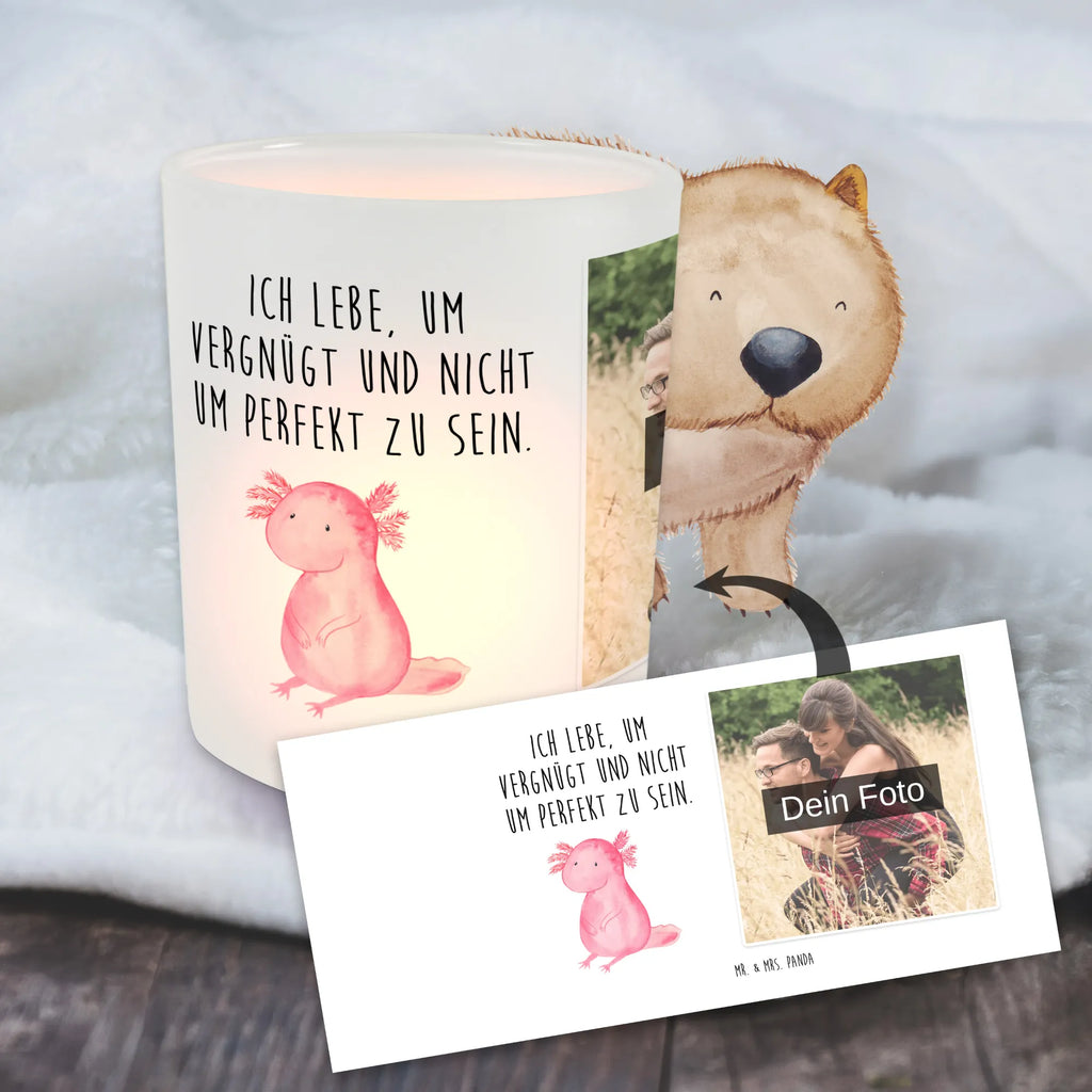 Personalisiertes Foto Windlicht Axolotl Niedlich Windlicht Laterne, Teelichthalter Outdoor mit Foto, Windlicht Design, Windlicht Outdoor, Windlichter mit Foto, Windlicht Boho, Windlicht Für Draußen, Teelichthalter mit Wunschfoto, Windlicht mit Foto, Windlicht Romantisch, Windlicht Kerzenhalter, Windlicht Vintage mit Foto, Windlicht Modern, Windlicht Geschenk, Windlicht Balkon, Windlicht Handgemacht, Windlicht Glas mit Wunschfoto, Windlicht Klein, Teelicht Glas mit Foto, Windlicht Groß, Foto Teelichthalter, Windlicht Garten mit Foto, Windlicht Wohnzimmer, Windlicht Draußen selber gestalten, Teelichthalter für draußen selber gestalten, Windlicht Nachhaltig, Windlicht Dekoration mit Foto, Teelichthalter mit Foto, Windlicht Terrasse, Windlicht Skandinavisch, Axolotl, Molch, Liebe, fröhlich, vergnügt, Freundin, zufrieden, Axolot, Weisheit, Lebensweisheit, Lebensstil