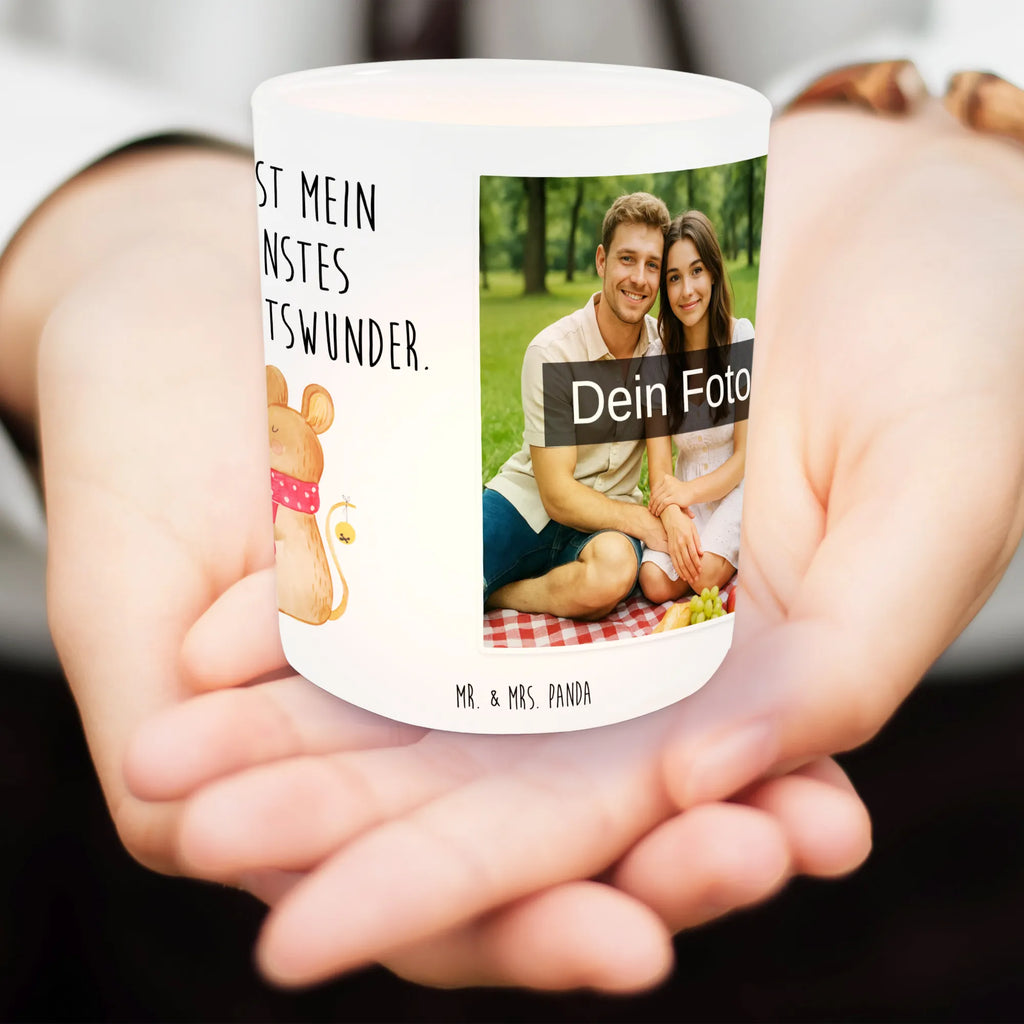 Personalisiertes Foto Windlicht Maus Weihnachten Windlicht Für Draußen, Windlicht Klein, Windlicht Kerzenhalter, Windlicht Handgemacht, Windlicht Romantisch, Teelichthalter für draußen selber gestalten, Windlicht Geschenk, Windlicht Garten mit Foto, Windlicht mit Foto, Windlicht Laterne, Windlicht Glas mit Wunschfoto, Windlicht Vintage mit Foto, Windlicht Balkon, Teelichthalter Outdoor mit Foto, Teelichthalter mit Foto, Windlicht Terrasse, Windlicht Dekoration mit Foto, Windlichter mit Foto, Windlicht Boho, Windlicht Skandinavisch, Windlicht Design, Windlicht Outdoor, Foto Teelichthalter, Teelichthalter mit Wunschfoto, Windlicht Modern, Windlicht Groß, Windlicht Draußen selber gestalten, Windlicht Wohnzimmer, Windlicht Nachhaltig, Teelicht Glas mit Foto, Winter, Weihnachten, Weihnachtsdeko, Nikolaus, Advent, Heiligabend, Wintermotiv, Weihnachtsgruß, Maus, Frohe Weihnachten, Weihnachtswunder, Weihnachtsmotiv, Mäuschen