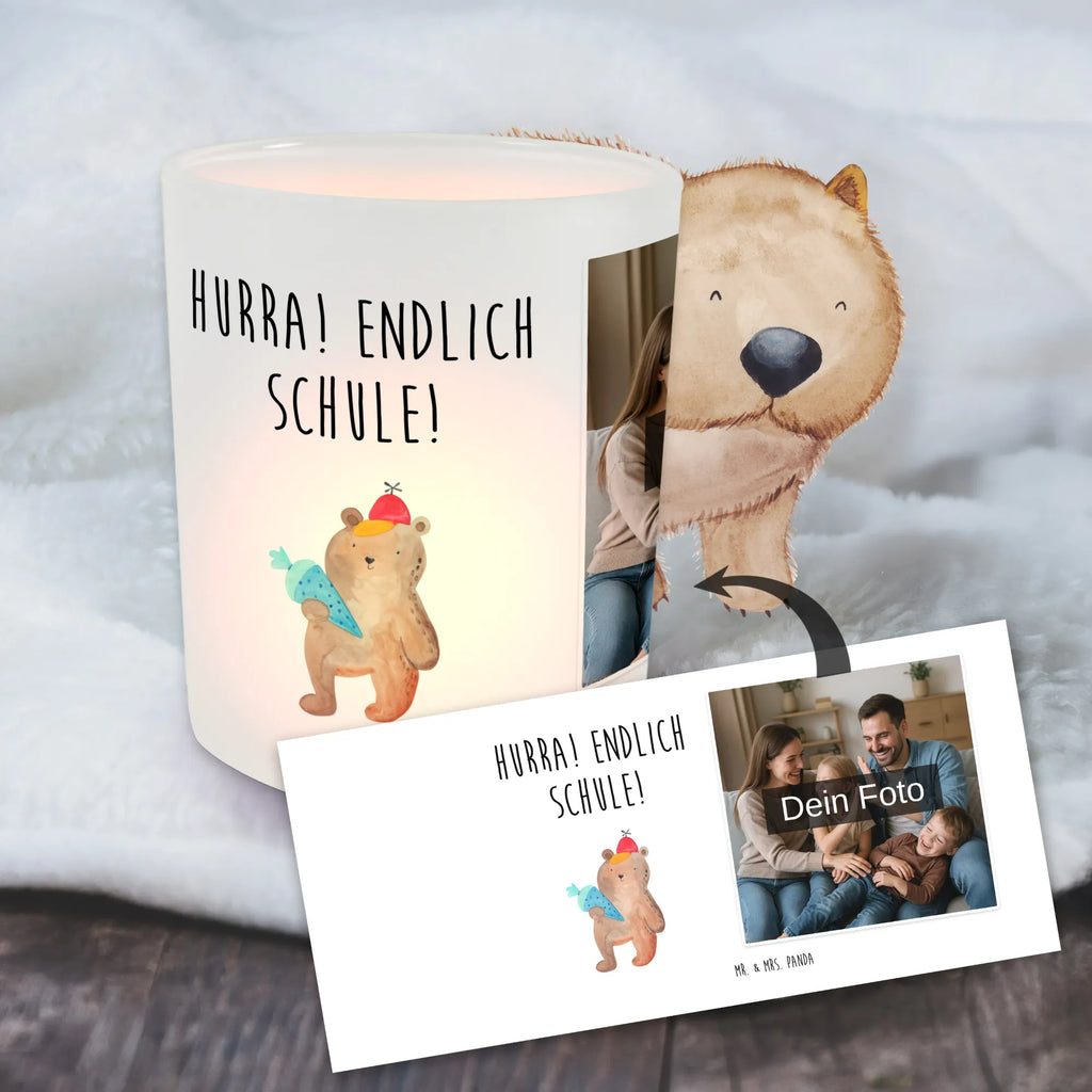 Personalisiertes Foto Windlicht Bär Schultüte Windlicht Groß, Windlicht Outdoor, Windlicht Wohnzimmer, Windlicht Garten mit Foto, Windlicht Handgemacht, Windlicht Draußen selber gestalten, Windlicht Kerzenhalter, Windlicht Glas mit Wunschfoto, Teelichthalter mit Wunschfoto, Windlicht Für Draußen, Windlicht mit Foto, Windlicht Nachhaltig, Windlicht Terrasse, Teelicht Glas mit Foto, Foto Teelichthalter, Teelichthalter Outdoor mit Foto, Windlicht Boho, Windlicht Balkon, Windlicht Laterne, Teelichthalter für draußen selber gestalten, Windlicht Skandinavisch, Windlicht Dekoration mit Foto, Windlicht Klein, Windlicht Modern, Windlicht Geschenk, Windlichter mit Foto, Windlicht Vintage mit Foto, Windlicht Design, Teelichthalter mit Foto, Windlicht Romantisch, Bär, Teddy, Teddybär, Schultüte, Schulbeginn, Einschulung Geschenk, Grundschule, Bär Motiv, Erster Schultag Geschenk, Schulanfang, Schule Geschenk