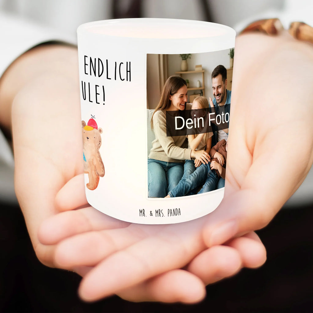 Personalisiertes Foto Windlicht Bär Schultüte Windlicht Groß, Windlicht Outdoor, Windlicht Wohnzimmer, Windlicht Garten mit Foto, Windlicht Handgemacht, Windlicht Draußen selber gestalten, Windlicht Kerzenhalter, Windlicht Glas mit Wunschfoto, Teelichthalter mit Wunschfoto, Windlicht Für Draußen, Windlicht mit Foto, Windlicht Nachhaltig, Windlicht Terrasse, Teelicht Glas mit Foto, Foto Teelichthalter, Teelichthalter Outdoor mit Foto, Windlicht Boho, Windlicht Balkon, Windlicht Laterne, Teelichthalter für draußen selber gestalten, Windlicht Skandinavisch, Windlicht Dekoration mit Foto, Windlicht Klein, Windlicht Modern, Windlicht Geschenk, Windlichter mit Foto, Windlicht Vintage mit Foto, Windlicht Design, Teelichthalter mit Foto, Windlicht Romantisch, Bär, Teddy, Teddybär, Schultüte, Schulbeginn, Einschulung Geschenk, Grundschule, Bär Motiv, Erster Schultag Geschenk, Schulanfang, Schule Geschenk