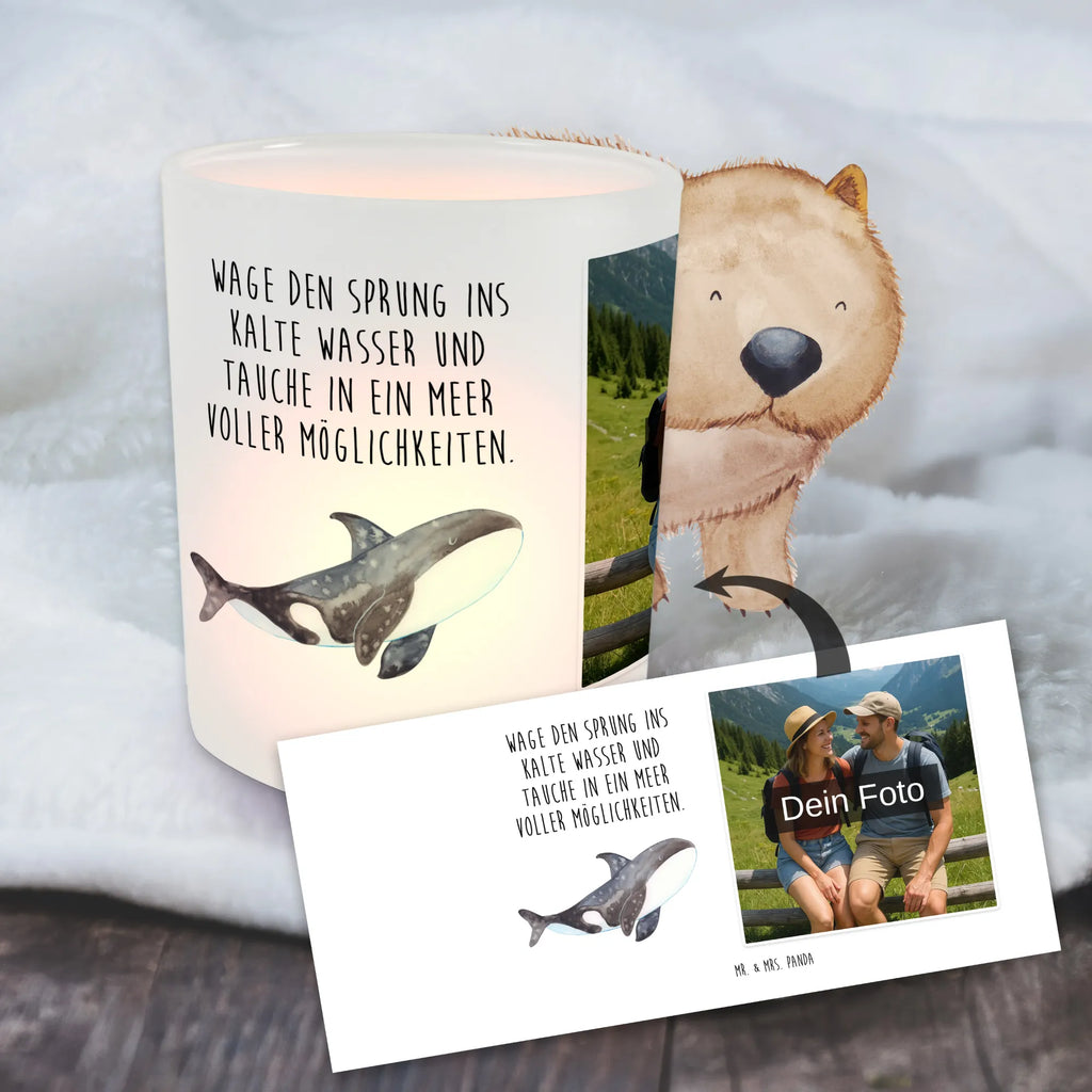 Personalisiertes Foto Windlicht Orca Windlicht Klein, Windlicht Romantisch, Windlicht Draußen selber gestalten, Windlicht Balkon, Windlicht Boho, Windlicht Nachhaltig, Windlicht Vintage mit Foto, Teelichthalter Outdoor mit Foto, Foto Teelichthalter, Windlicht Glas mit Wunschfoto, Windlicht Handgemacht, Windlicht Wohnzimmer, Teelicht Glas mit Foto, Windlichter mit Foto, Windlicht Groß, Windlicht Laterne, Windlicht Terrasse, Windlicht Geschenk, Windlicht Outdoor, Windlicht Design, Windlicht Skandinavisch, Teelichthalter mit Wunschfoto, Windlicht Für Draußen, Windlicht Modern, Teelichthalter für draußen selber gestalten, Windlicht Garten mit Foto, Windlicht Dekoration mit Foto, Teelichthalter mit Foto, Windlicht mit Foto, Windlicht Kerzenhalter, Meerestiere, Meer, Urlaub, Möglichkeiten, Startup, Neustart, Selbstliebe, Arbeit, Büro, Orcas, Killerwal, Motivation, Orca, Wal