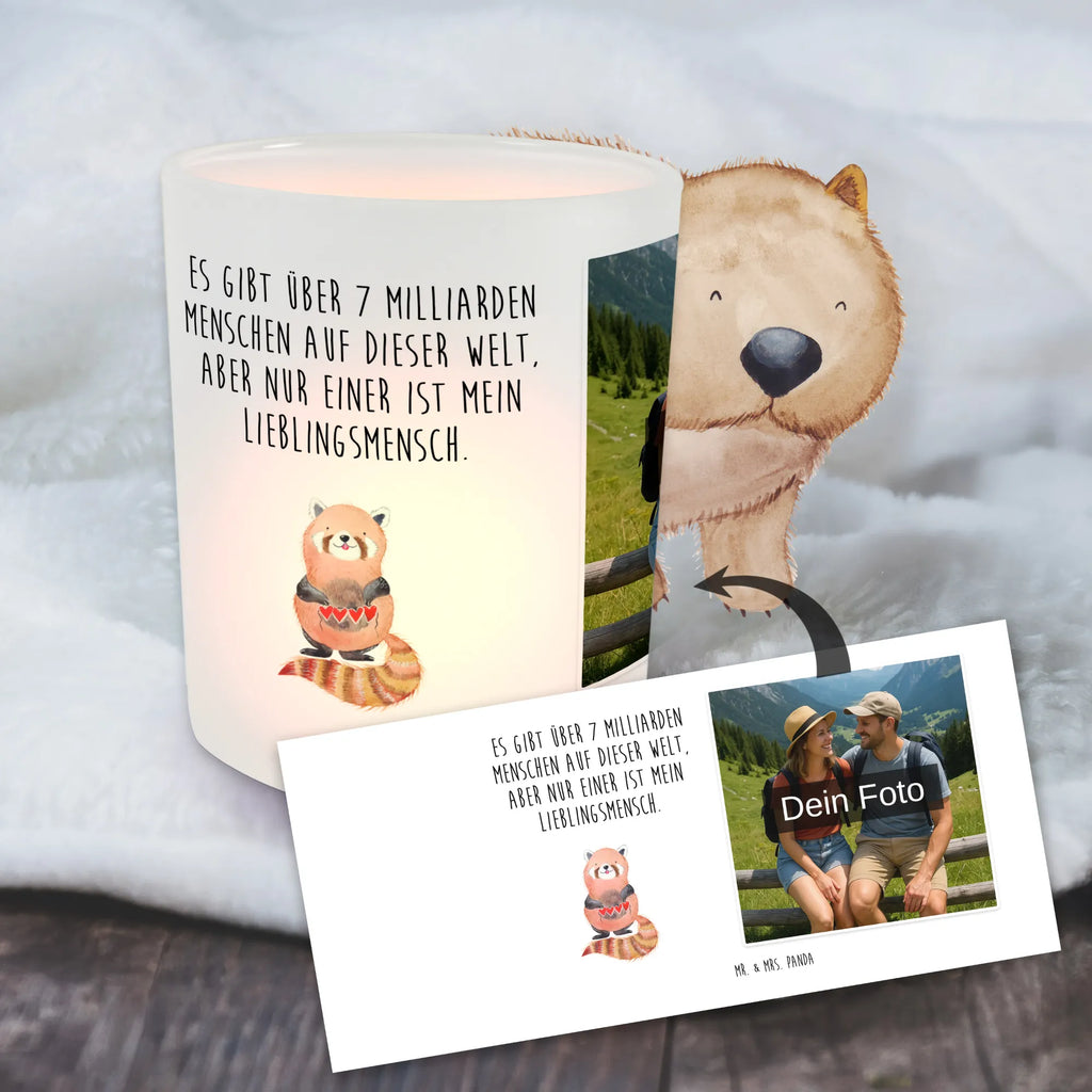 Personalisiertes Foto Windlicht Roter Panda Windlicht Laterne, Windlicht Nachhaltig, Windlicht Skandinavisch, Windlicht Klein, Windlicht Draußen selber gestalten, Windlicht Dekoration mit Foto, Windlicht Garten mit Foto, Windlicht Outdoor, Teelichthalter für draußen selber gestalten, Windlicht mit Foto, Windlicht Design, Windlicht Vintage mit Foto, Foto Teelichthalter, Windlicht Modern, Teelicht Glas mit Foto, Windlicht Geschenk, Windlicht Balkon, Windlicht Für Draußen, Windlicht Terrasse, Teelichthalter mit Wunschfoto, Windlicht Wohnzimmer, Teelichthalter mit Foto, Windlicht Romantisch, Windlichter mit Foto, Windlicht Groß, Windlicht Glas mit Wunschfoto, Windlicht Boho, Windlicht Handgemacht, Teelichthalter Outdoor mit Foto, Windlicht Kerzenhalter, Tiermotive, Gute Laune, lustige Sprüche, Tiere, Herz, Panda, Lieblingsmensch, Rot, Liebling, Liebe