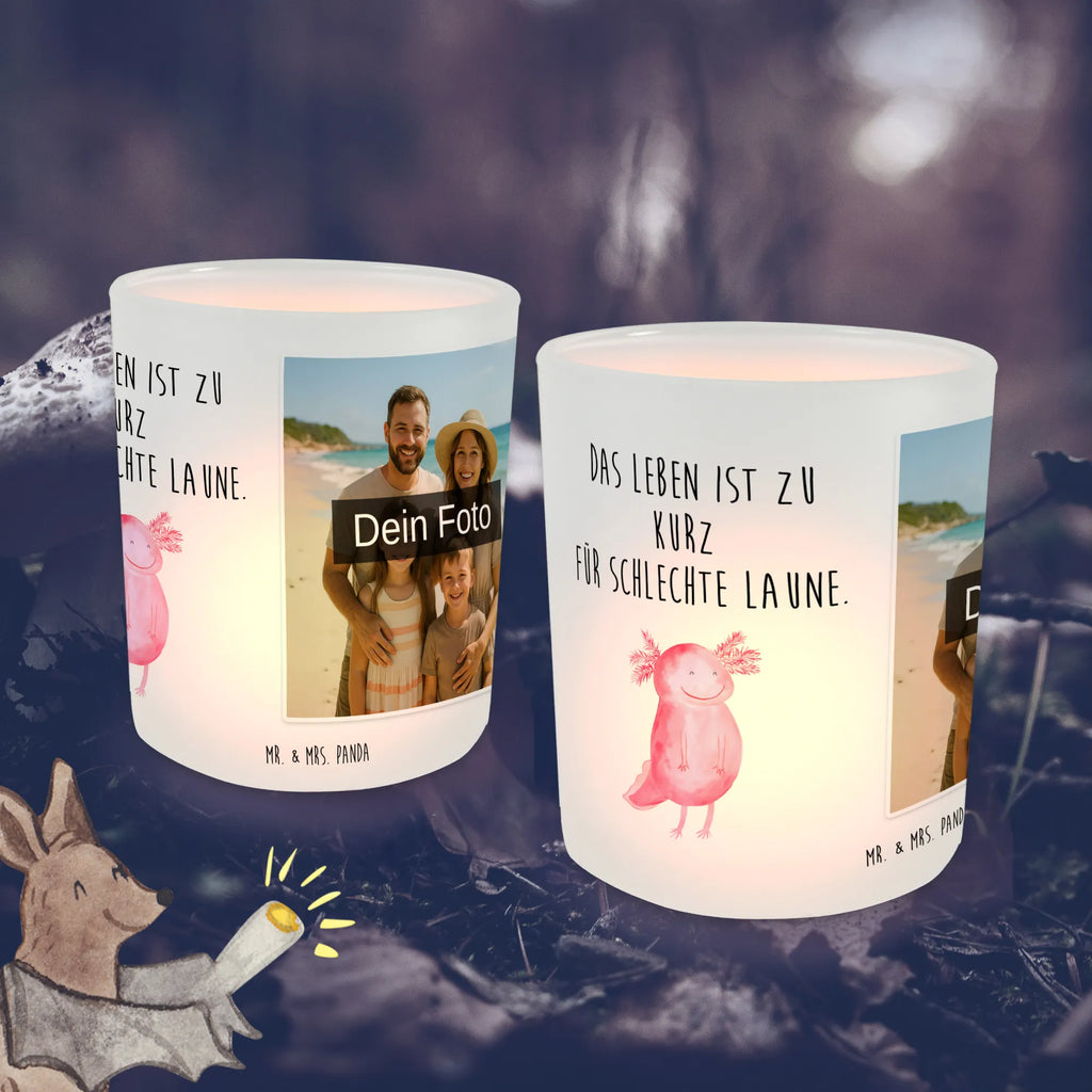 Personalisiertes Foto Windlicht Axolotl Glücklich Windlicht Terrasse, Windlicht Laterne, Windlicht Für Draußen, Teelicht Glas mit Foto, Teelichthalter für draußen selber gestalten, Windlicht Kerzenhalter, Windlicht Balkon, Windlicht Groß, Windlicht Klein, Windlicht Skandinavisch, Windlicht Romantisch, Windlicht Modern, Windlicht Boho, Windlicht Glas mit Wunschfoto, Windlicht Wohnzimmer, Windlicht Garten mit Foto, Windlicht Geschenk, Teelichthalter mit Wunschfoto, Windlicht Dekoration mit Foto, Windlicht Nachhaltig, Teelichthalter mit Foto, Windlicht Handgemacht, Windlicht Vintage mit Foto, Windlicht Outdoor, Windlicht mit Foto, Foto Teelichthalter, Teelichthalter Outdoor mit Foto, Windlicht Design, Windlicht Draußen selber gestalten, Windlichter mit Foto, Axolotl, Molch, Lurche, Schwanzlurch, Motivation, Lurch, Axolot, gute Laune