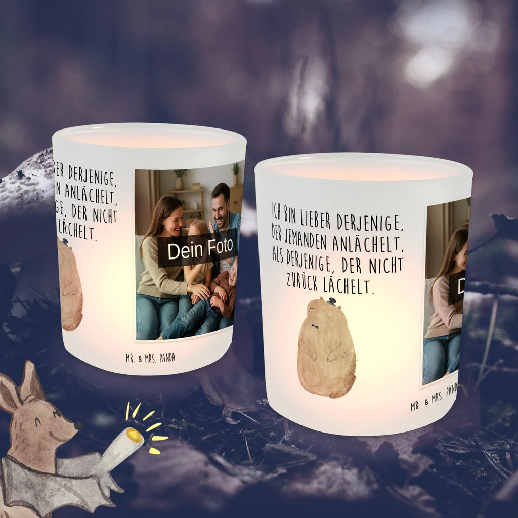 Personalisiertes Foto Windlicht Murmeltier Teelichthalter Outdoor mit Foto, Windlicht Nachhaltig, Windlicht Romantisch, Windlicht Garten mit Foto, Teelichthalter mit Wunschfoto, Windlicht Laterne, Teelicht Glas mit Foto, Windlicht Terrasse, Windlicht Glas mit Wunschfoto, Windlicht Outdoor, Windlicht Für Draußen, Windlicht Modern, Windlicht Kerzenhalter, Windlicht mit Foto, Windlicht Draußen selber gestalten, Windlicht Handgemacht, Windlicht Dekoration mit Foto, Windlicht Klein, Windlicht Boho, Windlicht Design, Windlicht Skandinavisch, Windlichter mit Foto, Foto Teelichthalter, Windlicht Wohnzimmer, Teelichthalter für draußen selber gestalten, Teelichthalter mit Foto, Windlicht Groß, Windlicht Geschenk, Windlicht Balkon, Windlicht Vintage mit Foto, Tiermotive, Gute Laune, lustige Sprüche, Tiere, Anstand, Fröhlichkeit, Knigge, Freundlichkeit, Respekt, Murmeltier