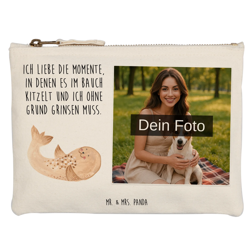 Personalisierte Foto Schminktasche Robbe Liegen Schminktasche Groß Mit Bild, Schminktasche Mit Eigenem Bild, Reise-Kosmetiktasche Mit Eigenem Motiv, Aufbewahrung Für Schminke Mit Foto, Schminktasche Für Unterwegs Mit Foto, Kosmetiktasche Mit Foto, Schminktäschchen Mit Bild, Schminktasche Tiermotiv Mit Eigenem Bild, Kosmetiktasche Organizer Mit Foto, Kosmetiktasche Für Handtasche Mit Foto, Kulturbeutel Damen Mit Foto, Schminktasche Mit Foto, Stifteaufbewahrung Mit Bild, Kosmetiktasche Damen Mit Bild, Schminktasche Reise Mit Foto, Schminkbeutel Mit Fotodruck, Schminktasche Mit Fächern Und Bild, Stiftetasche Mit Eigenem Foto, Schminktasche Mit Muster Und Foto, Kosmetiktasche Zum Mitnehmen Mit Bild, Schminktasche Mit Wunschfoto, Schminktasche Zum Aufhängen Mit Bild, Make-Up Tasche Mit Foto, Schminktasche Blumen Mit Foto, Schminktasche Mit Reißverschluss Und Foto, Schminktasche Für Mädchen Mit Foto, Schminktasche Klein Mit Foto, Schminktasche Nachhaltig Mit Bild, Schminktasche Leder Mit Fotodruck, Schminktasche Für Teenager Mit Bild, Schminktasche Stoff Mit Eigenem Foto, Personalisierte Schminktasche Mit Foto, Schminktasche Geschenk Mit Foto, Tiermotive, Gute Laune, lustige Sprüche, Tiere, Freude, Meerestier, Robben, Seehund, Nordsee, Ostsee, Strand, Robbe, Lachen