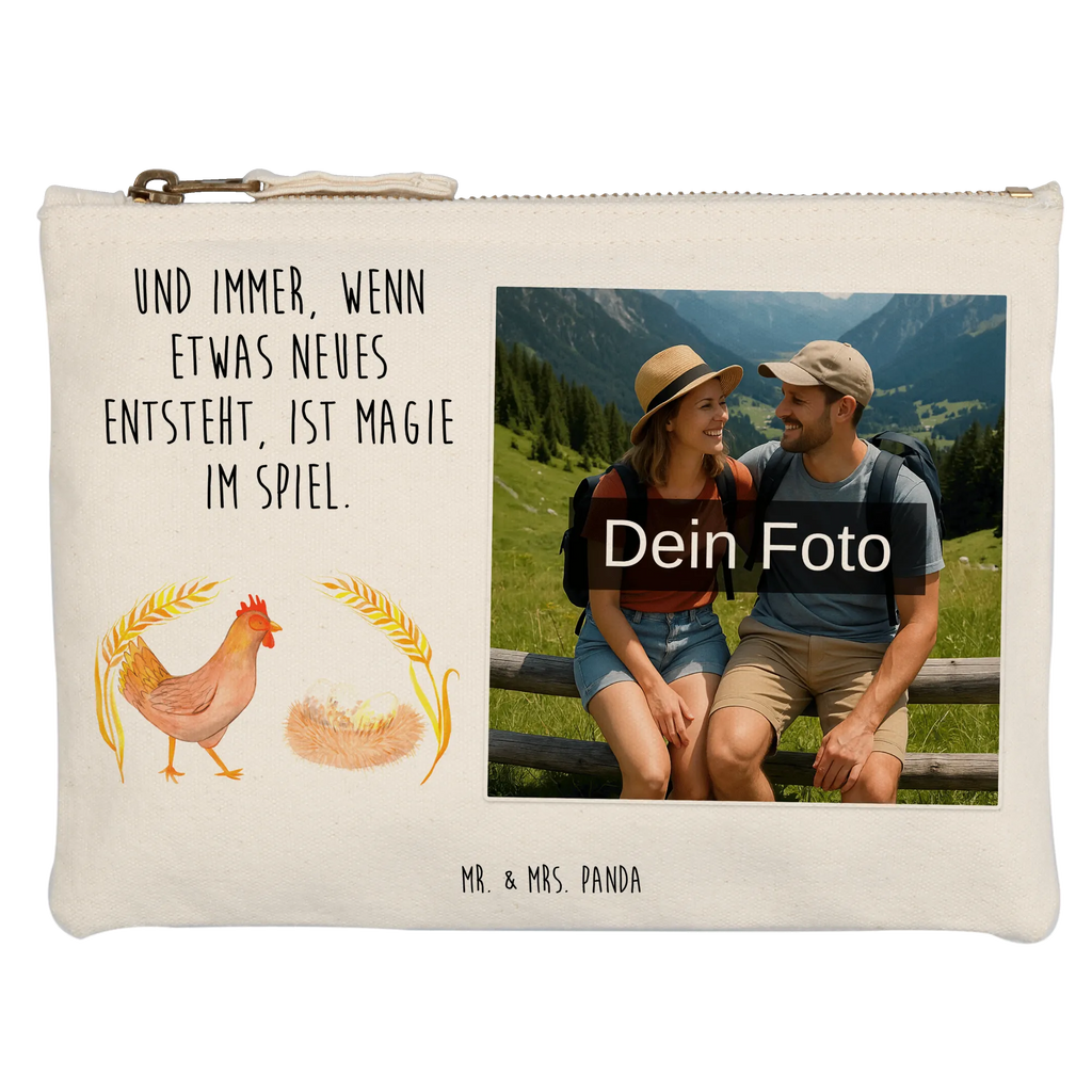 Personalisierte Foto Schminktasche Huhn Stolz Schminktasche Zum Aufhängen Mit Bild, Schminktasche Leder Mit Fotodruck, Aufbewahrung Für Schminke Mit Foto, Schminktasche Für Mädchen Mit Foto, Kosmetiktasche Damen Mit Bild, Schminktasche Mit Wunschfoto, Stiftetasche Mit Eigenem Foto, Schminktasche Mit Reißverschluss Und Foto, Schminktasche Stoff Mit Eigenem Foto, Schminktasche Blumen Mit Foto, Schminktasche Nachhaltig Mit Bild, Schminktasche Mit Foto, Schminktasche Groß Mit Bild, Reise-Kosmetiktasche Mit Eigenem Motiv, Schminktasche Klein Mit Foto, Make-Up Tasche Mit Foto, Schminktasche Reise Mit Foto, Schminktasche Mit Muster Und Foto, Schminkbeutel Mit Fotodruck, Kosmetiktasche Organizer Mit Foto, Kosmetiktasche Für Handtasche Mit Foto, Schminktäschchen Mit Bild, Kosmetiktasche Zum Mitnehmen Mit Bild, Schminktasche Geschenk Mit Foto, Kulturbeutel Damen Mit Foto, Schminktasche Mit Eigenem Bild, Schminktasche Für Teenager Mit Bild, Stifteaufbewahrung Mit Bild, Kosmetiktasche Mit Foto, Personalisierte Schminktasche Mit Foto, Schminktasche Mit Fächern Und Bild, Schminktasche Für Unterwegs Mit Foto, Schminktasche Tiermotiv Mit Eigenem Bild, Bauernhof, Hoftiere, Landwirt, Landwirtin, Hühner, Spruch, Landleben, Motivation, Magie, Schwangerschaft, Eier, Henne, Hahn, Hof, Geburt