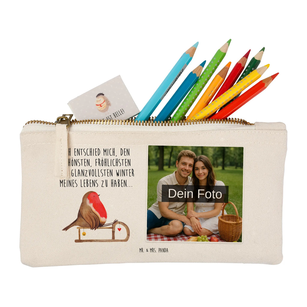 Personalisierte Foto Schminktasche Rotkehlchen Schlitten Schminktasche Zum Aufhängen Mit Bild, Schminktasche Für Mädchen Mit Foto, Aufbewahrung Für Schminke Mit Foto, Schminkbeutel Mit Fotodruck, Schminktasche Mit Eigenem Bild, Schminktasche Mit Reißverschluss Und Foto, Kosmetiktasche Organizer Mit Foto, Schminktasche Mit Muster Und Foto, Schminktasche Blumen Mit Foto, Schminktäschchen Mit Bild, Schminktasche Mit Foto, Stiftetasche Mit Eigenem Foto, Kulturbeutel Damen Mit Foto, Schminktasche Mit Wunschfoto, Kosmetiktasche Für Handtasche Mit Foto, Schminktasche Leder Mit Fotodruck, Schminktasche Für Teenager Mit Bild, Personalisierte Schminktasche Mit Foto, Schminktasche Groß Mit Bild, Schminktasche Für Unterwegs Mit Foto, Schminktasche Tiermotiv Mit Eigenem Bild, Stifteaufbewahrung Mit Bild, Kosmetiktasche Mit Foto, Schminktasche Mit Fächern Und Bild, Schminktasche Geschenk Mit Foto, Kosmetiktasche Zum Mitnehmen Mit Bild, Schminktasche Stoff Mit Eigenem Foto, Make-Up Tasche Mit Foto, Schminktasche Klein Mit Foto, Kosmetiktasche Damen Mit Bild, Schminktasche Reise Mit Foto, Schminktasche Nachhaltig Mit Bild, Reise-Kosmetiktasche Mit Eigenem Motiv, Winter, Weihnachten, Weihnachtsdeko, Nikolaus, Advent, Heiligabend, Wintermotiv, Schlitten, Vogel