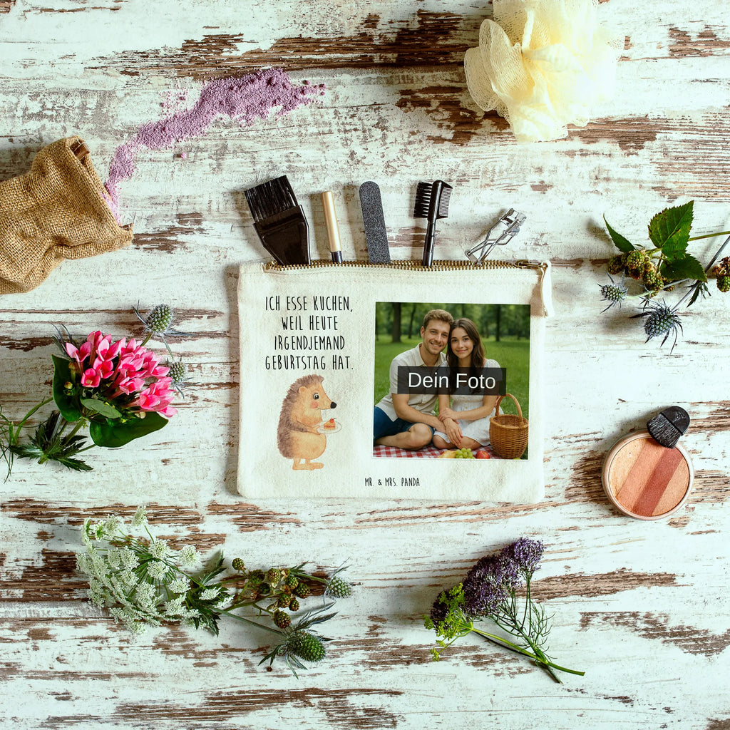 Personalisierte Foto Schminktasche Igel Kuchenstück Schminktasche Zum Aufhängen Mit Bild, Aufbewahrung Für Schminke Mit Foto, Make-Up Tasche Mit Foto, Kosmetiktasche Mit Foto, Kulturbeutel Damen Mit Foto, Schminkbeutel Mit Fotodruck, Schminktasche Groß Mit Bild, Kosmetiktasche Damen Mit Bild, Schminktasche Mit Fächern Und Bild, Schminktasche Tiermotiv Mit Eigenem Bild, Kosmetiktasche Für Handtasche Mit Foto, Schminktasche Reise Mit Foto, Schminktasche Mit Foto, Schminktasche Für Mädchen Mit Foto, Schminktasche Für Unterwegs Mit Foto, Stiftetasche Mit Eigenem Foto, Schminktasche Mit Reißverschluss Und Foto, Schminktasche Leder Mit Fotodruck, Reise-Kosmetiktasche Mit Eigenem Motiv, Personalisierte Schminktasche Mit Foto, Schminktasche Klein Mit Foto, Schminktasche Blumen Mit Foto, Kosmetiktasche Zum Mitnehmen Mit Bild, Schminktasche Geschenk Mit Foto, Kosmetiktasche Organizer Mit Foto, Stifteaufbewahrung Mit Bild, Schminktäschchen Mit Bild, Schminktasche Mit Wunschfoto, Schminktasche Stoff Mit Eigenem Foto, Schminktasche Mit Eigenem Bild, Schminktasche Für Teenager Mit Bild, Schminktasche Mit Muster Und Foto, Schminktasche Nachhaltig Mit Bild, Tiermotive, Gute Laune, lustige Sprüche, Tiere, Essen Spruch, Backen Geschenk, Geburtstagskuchen, Kuchen, Igel, Einladung Party, Torte, Kuchen backen