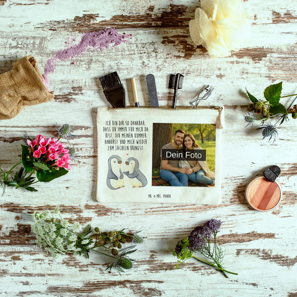 Personalisierte Foto Schminktasche Pinguine trösten Schminktasche Nachhaltig Mit Bild, Schminktäschchen Mit Bild, Personalisierte Schminktasche Mit Foto, Stifteaufbewahrung Mit Bild, Aufbewahrung Für Schminke Mit Foto, Schminktasche Leder Mit Fotodruck, Schminktasche Klein Mit Foto, Schminktasche Tiermotiv Mit Eigenem Bild, Kosmetiktasche Damen Mit Bild, Schminktasche Für Unterwegs Mit Foto, Schminktasche Geschenk Mit Foto, Kulturbeutel Damen Mit Foto, Kosmetiktasche Für Handtasche Mit Foto, Schminktasche Stoff Mit Eigenem Foto, Schminktasche Zum Aufhängen Mit Bild, Reise-Kosmetiktasche Mit Eigenem Motiv, Schminktasche Mit Wunschfoto, Stiftetasche Mit Eigenem Foto, Schminktasche Für Mädchen Mit Foto, Schminktasche Reise Mit Foto, Schminktasche Groß Mit Bild, Kosmetiktasche Organizer Mit Foto, Schminktasche Mit Eigenem Bild, Kosmetiktasche Zum Mitnehmen Mit Bild, Make-Up Tasche Mit Foto, Schminkbeutel Mit Fotodruck, Schminktasche Mit Reißverschluss Und Foto, Schminktasche Mit Muster Und Foto, Schminktasche Für Teenager Mit Bild, Schminktasche Blumen Mit Foto, Schminktasche Mit Foto, Schminktasche Mit Fächern Und Bild, Kosmetiktasche Mit Foto, Liebe, Partner, Freund, Freundin, Ehemann, Ehefrau, Heiraten, Verlobung, Heiratsantrag, Liebesgeschenk, Jahrestag, Hocheitstag, Hochzeitstag, Liebesbeweis, für Ehemann, für Männer, Geschenk für Partner, Geschenk für Freundin, Valentinstag, Mitbringsel, Geschenk für Frauen