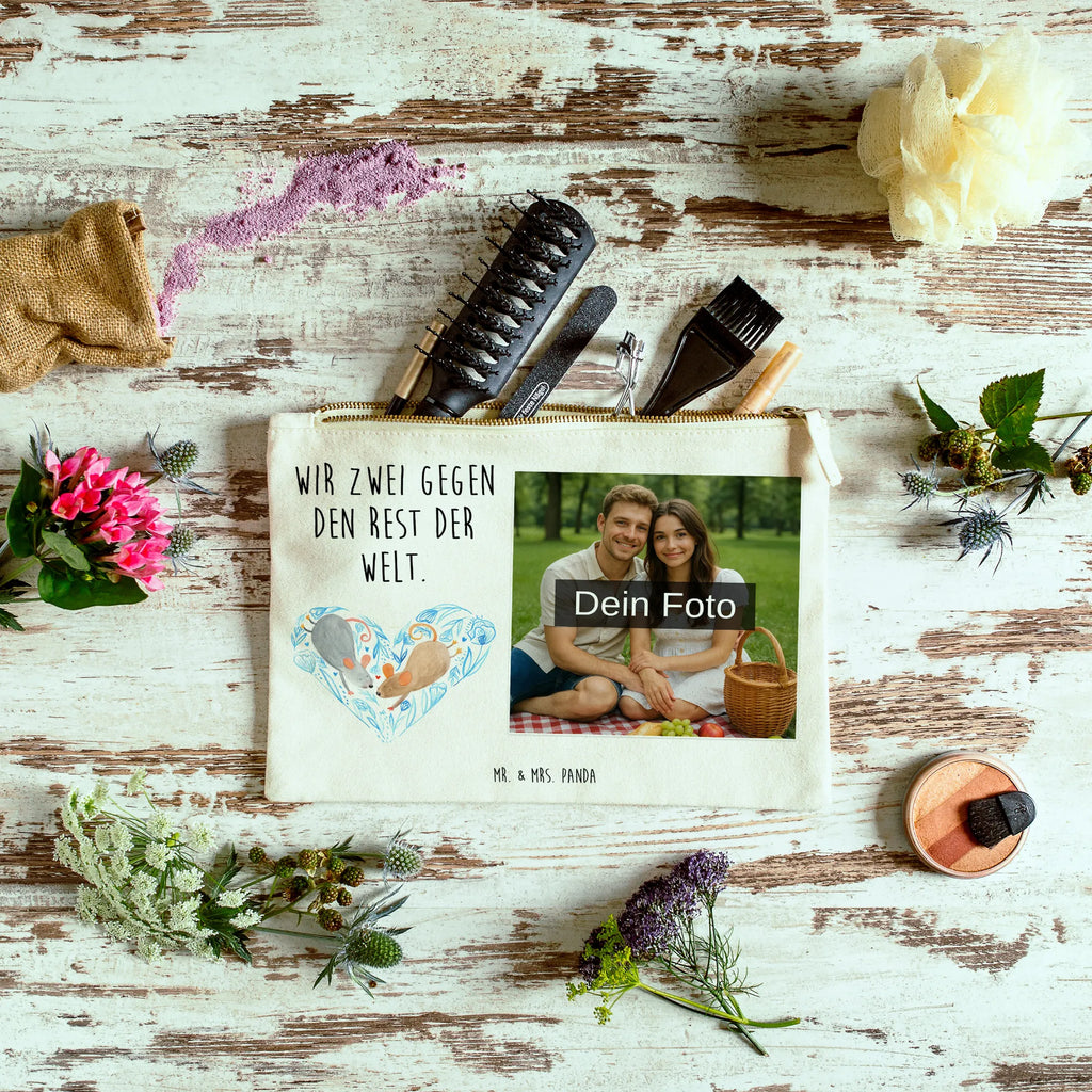 Personalisierte Foto Schminktasche Mäuse Herz Kulturbeutel Damen Mit Foto, Schminktasche Mit Wunschfoto, Schminktasche Mit Eigenem Bild, Schminktasche Geschenk Mit Foto, Schminktasche Nachhaltig Mit Bild, Stifteaufbewahrung Mit Bild, Schminktasche Mit Fächern Und Bild, Make-Up Tasche Mit Foto, Schminktasche Tiermotiv Mit Eigenem Bild, Reise-Kosmetiktasche Mit Eigenem Motiv, Aufbewahrung Für Schminke Mit Foto, Schminktasche Blumen Mit Foto, Schminktasche Für Unterwegs Mit Foto, Stiftetasche Mit Eigenem Foto, Kosmetiktasche Mit Foto, Schminktasche Leder Mit Fotodruck, Schminktasche Zum Aufhängen Mit Bild, Schminktasche Mit Muster Und Foto, Schminktasche Groß Mit Bild, Schminktasche Stoff Mit Eigenem Foto, Schminktasche Mit Foto, Schminkbeutel Mit Fotodruck, Kosmetiktasche Organizer Mit Foto, Kosmetiktasche Damen Mit Bild, Schminktasche Mit Reißverschluss Und Foto, Schminktasche Für Mädchen Mit Foto, Schminktasche Für Teenager Mit Bild, Schminktäschchen Mit Bild, Kosmetiktasche Zum Mitnehmen Mit Bild, Personalisierte Schminktasche Mit Foto, Kosmetiktasche Für Handtasche Mit Foto, Schminktasche Klein Mit Foto, Schminktasche Reise Mit Foto, Liebe, Partner, Freund, Freundin, Ehemann, Ehefrau, Heiraten, Verlobung, Heiratsantrag, Liebesgeschenk, Jahrestag, Hocheitstag, Mäuse, Love, Geschenk für zwei, Gemeinsamkeit, Maus, Hochzeit, Lieblingsmensch, Liebesbotschaft, Liebesbeweis