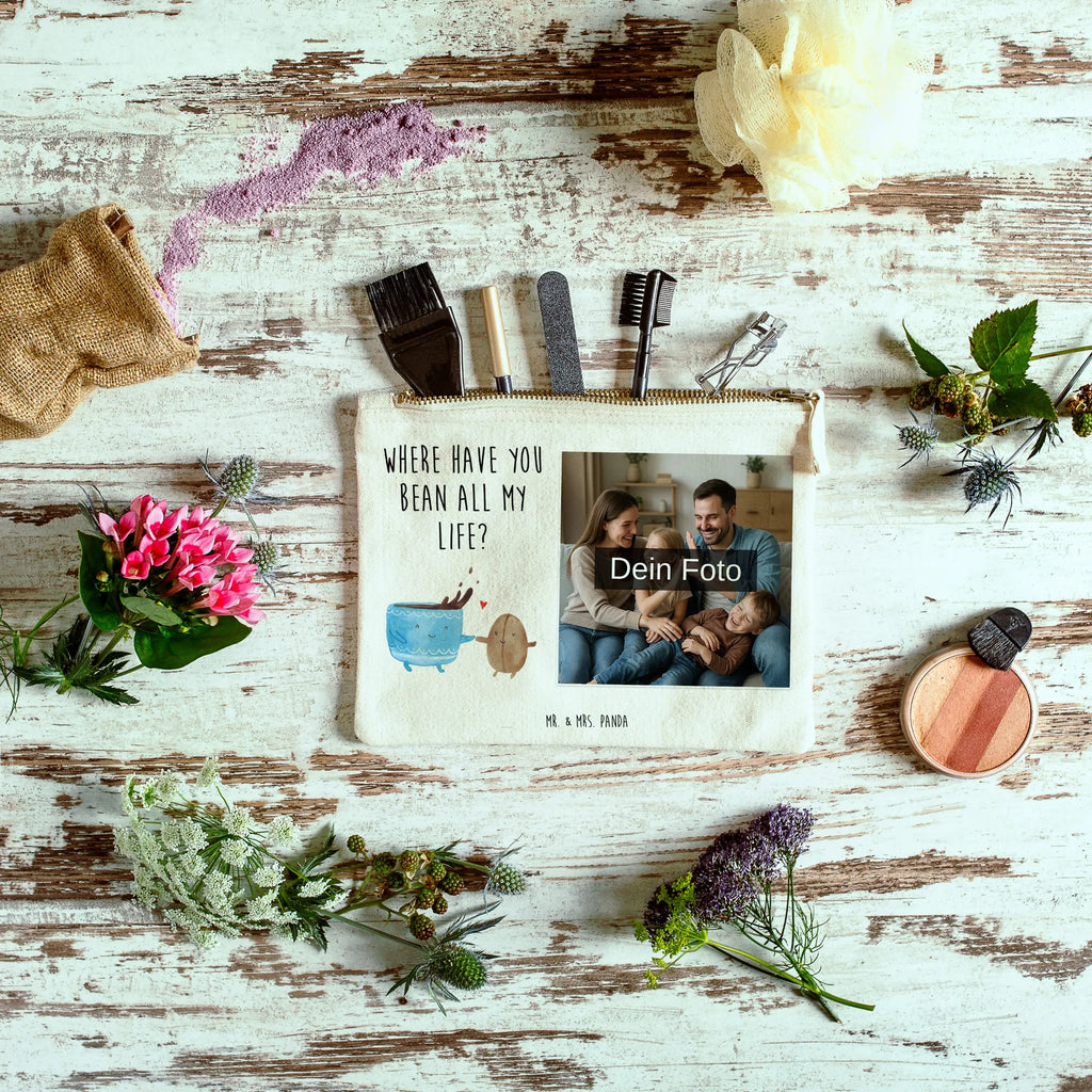 Personalisierte Foto Schminktasche Kaffee Bohne Schminkbeutel Mit Fotodruck, Schminktasche Für Unterwegs Mit Foto, Schminktasche Mit Wunschfoto, Kosmetiktasche Zum Mitnehmen Mit Bild, Reise-Kosmetiktasche Mit Eigenem Motiv, Kulturbeutel Damen Mit Foto, Kosmetiktasche Mit Foto, Aufbewahrung Für Schminke Mit Foto, Schminktasche Tiermotiv Mit Eigenem Bild, Schminktasche Für Mädchen Mit Foto, Stifteaufbewahrung Mit Bild, Schminktasche Nachhaltig Mit Bild, Schminktasche Mit Muster Und Foto, Kosmetiktasche Damen Mit Bild, Schminktasche Stoff Mit Eigenem Foto, Schminktasche Mit Foto, Schminktasche Für Teenager Mit Bild, Schminktasche Mit Eigenem Bild, Kosmetiktasche Organizer Mit Foto, Schminktasche Klein Mit Foto, Schminktasche Groß Mit Bild, Make-Up Tasche Mit Foto, Schminktasche Reise Mit Foto, Personalisierte Schminktasche Mit Foto, Kosmetiktasche Für Handtasche Mit Foto, Schminktasche Mit Reißverschluss Und Foto, Schminktasche Mit Fächern Und Bild, Stiftetasche Mit Eigenem Foto, Schminktasche Leder Mit Fotodruck, Schminktasche Blumen Mit Foto, Schminktäschchen Mit Bild, Schminktasche Geschenk Mit Foto, Schminktasche Zum Aufhängen Mit Bild, Tiermotive, Gute Laune, lustige Sprüche, Tiere, Glück, Kaffeebohne, Kaffee, Zufriedenheit, Genuss