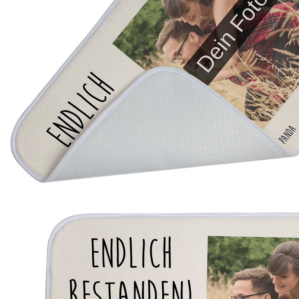 Personalisierte Foto Badematte Bär Prüfung Badgarnitur Mit Foto, Badezimmerteppich Mit Foto, Rechteckiger Badvorleger Mit Bild, Werbegeschenk Mit Logo, Werbegeschenk Mit Foto, Vintage Badvorleger Mit Foto, Badezimmermatte Mit Foto, Badematten Set Mit Foto, Bad Fußmatte Mit Bild, Firmengeschenk Mit Eigenem Logo, Badvorleger Für Badewanne Mit Bild, Badteppich Mit Bild, Badläufer Mit Bild, Badezimmer Matte Mit Foto, Badvorleger Klein Mit Bild, Badematte mit Foto, Rutschfester Badvorleger Mit Foto, Teppich Fürs Bad Mit Eigenem Bild, Badvorleger Mit Foto, Gäste-WC Badvorleger Mit Foto, Badvorleger Baumwolle Mit Bild, Badvorleger Selbst Gestalten Mit Foto, Badematte Mit Foto, Badvorleger Mikrofaser Mit Foto, Gemusterter Badvorleger Mit Bild, Runder Badvorleger Mit Foto, Badvorleger Mit Eigenem Foto, Badematte Rutschfest Mit Foto, Badvorleger Mit Eigenem Motiv, Design Badvorleger Mit Eigenem Foto, Klassischer Badvorleger Mit Foto, Duschvorleger Mit Foto, Badvorleger Mit Wunschbild, Waschbarer Badvorleger Mit Foto, Weicher Badvorleger Mit Bild, Badmatte Waschbar Mit Foto, Foto Badvorleger Für Dusche, Badvorleger Groß Mit Foto, Weißer Badvorleger Mit Foto, Personaliserter Badvorleger Mit Foto, Badematte selber gestalten, Moderner Badvorleger Mit Bild, Badvorleger Mit Fotodruck, Schwarzer Badvorleger Mit Bild, Badvorleger Mit Bild, Saugfähiger Badvorleger Mit Foto, Bär, Teddy, Teddybär, Abschlusszeugnis, Prüfungen, Zeugnis, Abschluss, Abitur, Prüfung bestanden