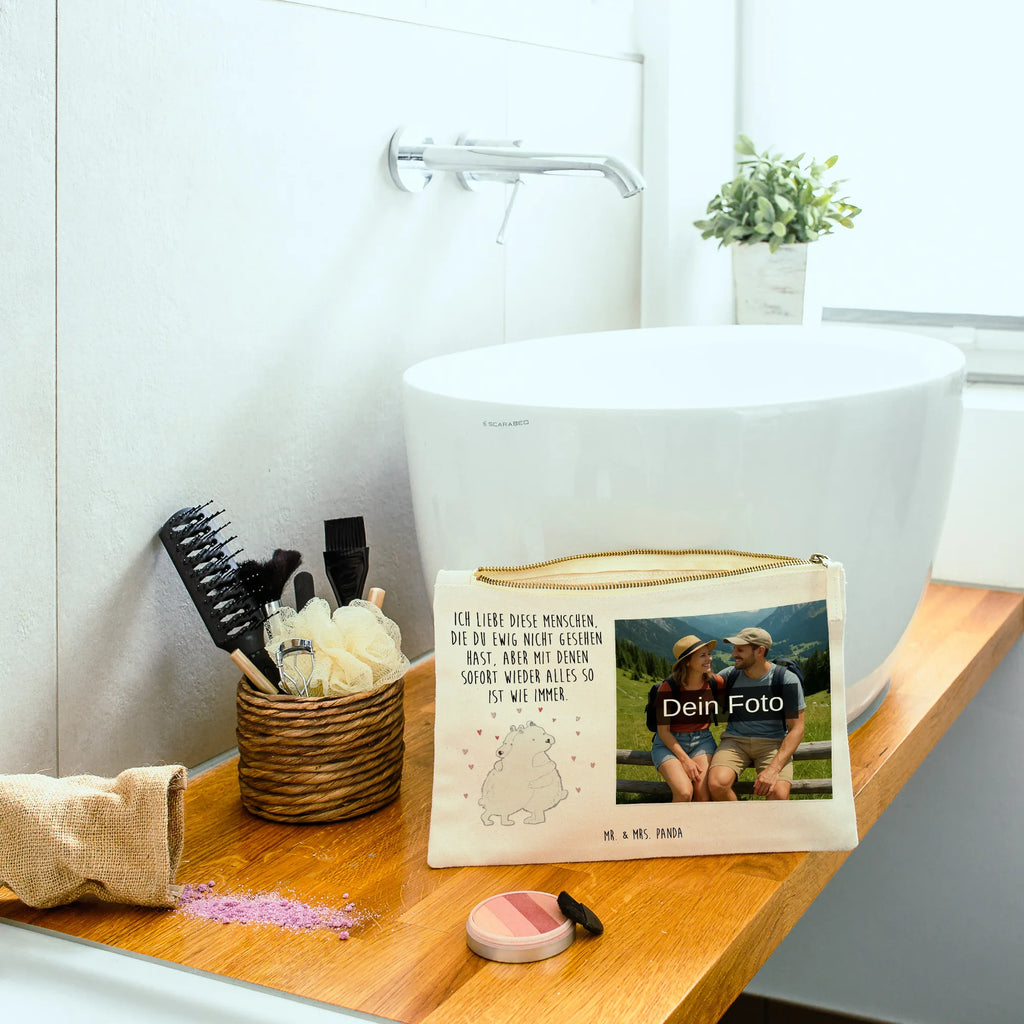 Personalisierte Foto Schminktasche Eisbär Umarmen Schminktasche Mit Foto, Schminktasche Leder Mit Fotodruck, Schminktasche Reise Mit Foto, Schminktasche Für Unterwegs Mit Foto, Schminktasche Mit Fächern Und Bild, Schminktasche Groß Mit Bild, Schminktasche Für Teenager Mit Bild, Schminktasche Klein Mit Foto, Aufbewahrung Für Schminke Mit Foto, Schminktäschchen Mit Bild, Kosmetiktasche Damen Mit Bild, Kosmetiktasche Organizer Mit Foto, Schminktasche Mit Muster Und Foto, Kulturbeutel Damen Mit Foto, Schminktasche Mit Eigenem Bild, Schminktasche Mit Reißverschluss Und Foto, Reise-Kosmetiktasche Mit Eigenem Motiv, Schminktasche Für Mädchen Mit Foto, Stiftetasche Mit Eigenem Foto, Kosmetiktasche Zum Mitnehmen Mit Bild, Schminktasche Nachhaltig Mit Bild, Schminktasche Tiermotiv Mit Eigenem Bild, Schminktasche Zum Aufhängen Mit Bild, Kosmetiktasche Mit Foto, Schminktasche Blumen Mit Foto, Personalisierte Schminktasche Mit Foto, Make-Up Tasche Mit Foto, Schminktasche Geschenk Mit Foto, Schminktasche Mit Wunschfoto, Kosmetiktasche Für Handtasche Mit Foto, Stifteaufbewahrung Mit Bild, Schminktasche Stoff Mit Eigenem Foto, Schminkbeutel Mit Fotodruck, Tiermotive, Gute Laune, lustige Sprüche, Tiere