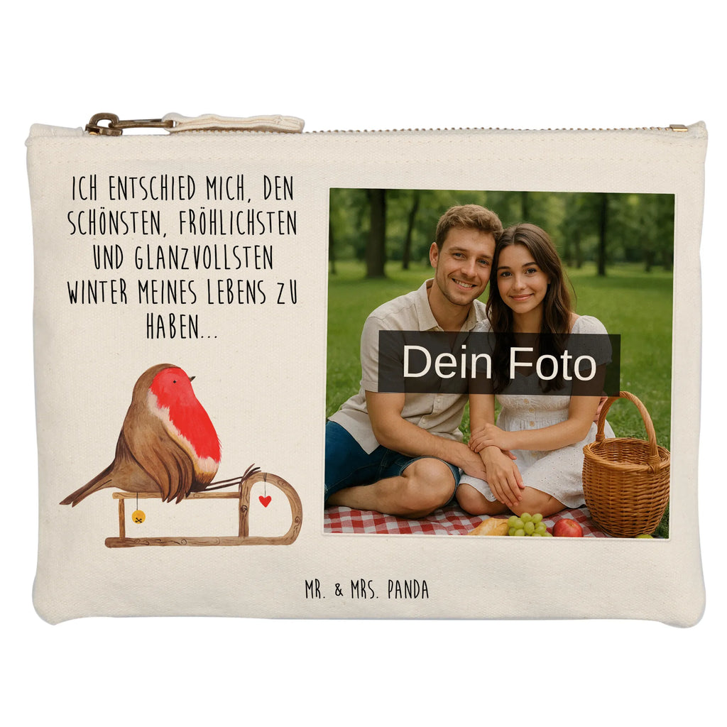 Personalisierte Foto Schminktasche Rotkehlchen Schlitten Schminktasche Zum Aufhängen Mit Bild, Schminktasche Für Mädchen Mit Foto, Aufbewahrung Für Schminke Mit Foto, Schminkbeutel Mit Fotodruck, Schminktasche Mit Eigenem Bild, Schminktasche Mit Reißverschluss Und Foto, Kosmetiktasche Organizer Mit Foto, Schminktasche Mit Muster Und Foto, Schminktasche Blumen Mit Foto, Schminktäschchen Mit Bild, Schminktasche Mit Foto, Stiftetasche Mit Eigenem Foto, Kulturbeutel Damen Mit Foto, Schminktasche Mit Wunschfoto, Kosmetiktasche Für Handtasche Mit Foto, Schminktasche Leder Mit Fotodruck, Schminktasche Für Teenager Mit Bild, Personalisierte Schminktasche Mit Foto, Schminktasche Groß Mit Bild, Schminktasche Für Unterwegs Mit Foto, Schminktasche Tiermotiv Mit Eigenem Bild, Stifteaufbewahrung Mit Bild, Kosmetiktasche Mit Foto, Schminktasche Mit Fächern Und Bild, Schminktasche Geschenk Mit Foto, Kosmetiktasche Zum Mitnehmen Mit Bild, Schminktasche Stoff Mit Eigenem Foto, Make-Up Tasche Mit Foto, Schminktasche Klein Mit Foto, Kosmetiktasche Damen Mit Bild, Schminktasche Reise Mit Foto, Schminktasche Nachhaltig Mit Bild, Reise-Kosmetiktasche Mit Eigenem Motiv, Winter, Weihnachten, Weihnachtsdeko, Nikolaus, Advent, Heiligabend, Wintermotiv, Schlitten, Vogel