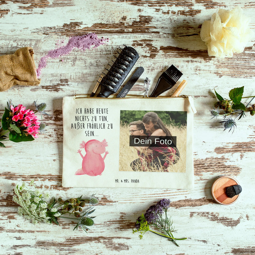 Personalisierte Foto Schminktasche Axolotl Hurra Schminktasche Mit Fächern Und Bild, Schminktasche Tiermotiv Mit Eigenem Bild, Schminktasche Mit Wunschfoto, Schminktasche Groß Mit Bild, Personalisierte Schminktasche Mit Foto, Kosmetiktasche Zum Mitnehmen Mit Bild, Schminktasche Mit Eigenem Bild, Schminktasche Geschenk Mit Foto, Schminktäschchen Mit Bild, Schminkbeutel Mit Fotodruck, Schminktasche Leder Mit Fotodruck, Schminktasche Klein Mit Foto, Schminktasche Mit Foto, Schminktasche Mit Muster Und Foto, Kosmetiktasche Organizer Mit Foto, Kulturbeutel Damen Mit Foto, Aufbewahrung Für Schminke Mit Foto, Schminktasche Stoff Mit Eigenem Foto, Schminktasche Für Unterwegs Mit Foto, Schminktasche Für Mädchen Mit Foto, Make-Up Tasche Mit Foto, Kosmetiktasche Mit Foto, Kosmetiktasche Damen Mit Bild, Schminktasche Nachhaltig Mit Bild, Schminktasche Zum Aufhängen Mit Bild, Stiftetasche Mit Eigenem Foto, Reise-Kosmetiktasche Mit Eigenem Motiv, Kosmetiktasche Für Handtasche Mit Foto, Schminktasche Blumen Mit Foto, Schminktasche Für Teenager Mit Bild, Stifteaufbewahrung Mit Bild, Schminktasche Mit Reißverschluss Und Foto, Schminktasche Reise Mit Foto, Axolotl, Molch, Schwanzlurch, Axolot, Zufriedenheit, fröhlich, Freude, Spaß, Motivation, Lurche, Lurch