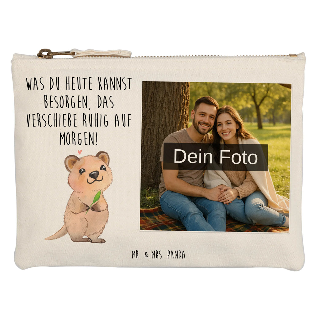 Personalisierte Foto Schminktasche Quokka Happy Schminktasche Mit Muster Und Foto, Schminktasche Mit Fächern Und Bild, Schminkbeutel Mit Fotodruck, Kosmetiktasche Organizer Mit Foto, Stiftetasche Mit Eigenem Foto, Schminktasche Mit Reißverschluss Und Foto, Schminktasche Klein Mit Foto, Stifteaufbewahrung Mit Bild, Schminktasche Blumen Mit Foto, Kulturbeutel Damen Mit Foto, Schminktasche Mit Wunschfoto, Schminktasche Mit Foto, Schminktasche Reise Mit Foto, Aufbewahrung Für Schminke Mit Foto, Kosmetiktasche Zum Mitnehmen Mit Bild, Schminktasche Stoff Mit Eigenem Foto, Schminktasche Groß Mit Bild, Schminktasche Leder Mit Fotodruck, Kosmetiktasche Mit Foto, Kosmetiktasche Damen Mit Bild, Personalisierte Schminktasche Mit Foto, Reise-Kosmetiktasche Mit Eigenem Motiv, Schminktasche Für Teenager Mit Bild, Schminktasche Zum Aufhängen Mit Bild, Schminktäschchen Mit Bild, Make-Up Tasche Mit Foto, Schminktasche Für Unterwegs Mit Foto, Schminktasche Tiermotiv Mit Eigenem Bild, Schminktasche Nachhaltig Mit Bild, Kosmetiktasche Für Handtasche Mit Foto, Schminktasche Geschenk Mit Foto, Schminktasche Mit Eigenem Bild, Schminktasche Für Mädchen Mit Foto, Tiermotive, Gute Laune, lustige Sprüche, Tiere, Niedliches Tier, Verschieben, Aufschieberitis, Lustiger Spruch, Quokka, Dinge erledigen