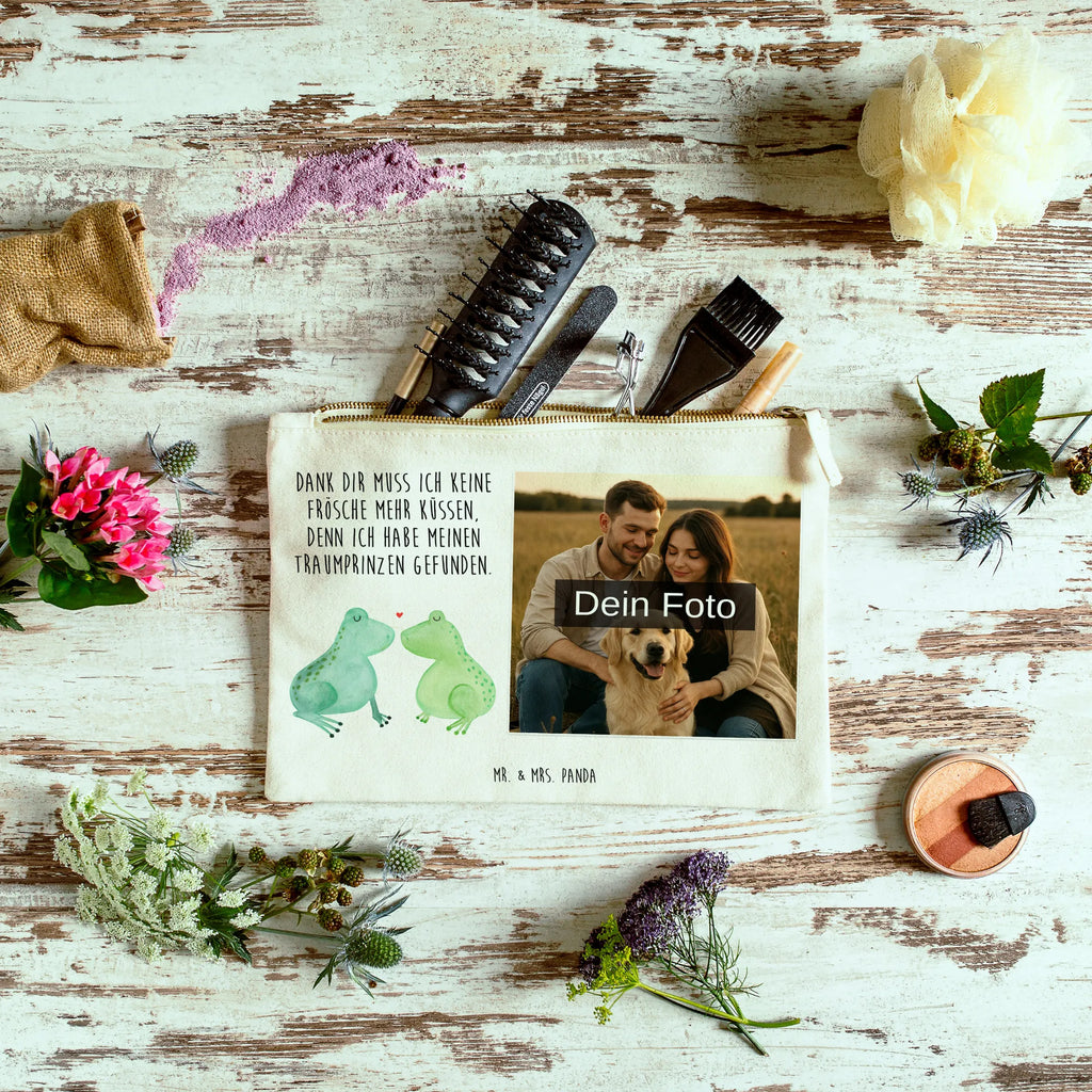 Personalisierte Foto Schminktasche Frosch Liebe Schminktasche Mit Reißverschluss Und Foto, Schminktasche Mit Fächern Und Bild, Schminktasche Nachhaltig Mit Bild, Kosmetiktasche Für Handtasche Mit Foto, Kosmetiktasche Damen Mit Bild, Schminktasche Für Unterwegs Mit Foto, Schminktasche Für Teenager Mit Bild, Schminktasche Mit Wunschfoto, Aufbewahrung Für Schminke Mit Foto, Stifteaufbewahrung Mit Bild, Schminktasche Reise Mit Foto, Schminktasche Mit Eigenem Bild, Stiftetasche Mit Eigenem Foto, Schminktasche Stoff Mit Eigenem Foto, Schminkbeutel Mit Fotodruck, Schminktasche Groß Mit Bild, Kosmetiktasche Mit Foto, Reise-Kosmetiktasche Mit Eigenem Motiv, Schminktasche Mit Foto, Schminktasche Klein Mit Foto, Schminktasche Blumen Mit Foto, Schminktasche Zum Aufhängen Mit Bild, Schminktasche Geschenk Mit Foto, Schminktasche Für Mädchen Mit Foto, Make-Up Tasche Mit Foto, Kosmetiktasche Zum Mitnehmen Mit Bild, Personalisierte Schminktasche Mit Foto, Schminktäschchen Mit Bild, Schminktasche Tiermotiv Mit Eigenem Bild, Schminktasche Leder Mit Fotodruck, Kosmetiktasche Organizer Mit Foto, Kulturbeutel Damen Mit Foto, Schminktasche Mit Muster Und Foto, Liebe, Partner, Freund, Freundin, Ehemann, Ehefrau, Heiraten, Verlobung, Heiratsantrag, Liebesgeschenk, Jahrestag, Hocheitstag, Verliebt, Verheiratet, Fröschchen, Geschenk Freundin, Geschenk Freund, Froschkönig, Frosch, Frösche, Verlobt, Liebesbeweis, Geschenk Hochzeit, Hochzeitstag