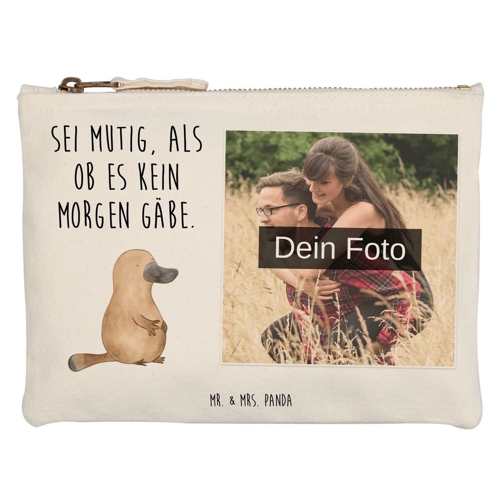 Personalisierte Foto Schminktasche Schnabeltier Mut Schminktasche Für Mädchen Mit Foto, Aufbewahrung Für Schminke Mit Foto, Schminktasche Mit Reißverschluss Und Foto, Schminktasche Zum Aufhängen Mit Bild, Schminktasche Leder Mit Fotodruck, Kosmetiktasche Damen Mit Bild, Schminktasche Für Unterwegs Mit Foto, Schminktasche Klein Mit Foto, Schminktasche Reise Mit Foto, Schminktasche Mit Muster Und Foto, Schminktasche Mit Fächern Und Bild, Schminktäschchen Mit Bild, Kulturbeutel Damen Mit Foto, Stiftetasche Mit Eigenem Foto, Schminktasche Mit Eigenem Bild, Kosmetiktasche Für Handtasche Mit Foto, Schminkbeutel Mit Fotodruck, Kosmetiktasche Zum Mitnehmen Mit Bild, Kosmetiktasche Organizer Mit Foto, Stifteaufbewahrung Mit Bild, Schminktasche Mit Wunschfoto, Schminktasche Stoff Mit Eigenem Foto, Schminktasche Groß Mit Bild, Schminktasche Blumen Mit Foto, Reise-Kosmetiktasche Mit Eigenem Motiv, Schminktasche Für Teenager Mit Bild, Schminktasche Mit Foto, Personalisierte Schminktasche Mit Foto, Kosmetiktasche Mit Foto, Schminktasche Nachhaltig Mit Bild, Schminktasche Geschenk Mit Foto, Make-Up Tasche Mit Foto, Schminktasche Tiermotiv Mit Eigenem Bild, Meerestiere, Meer, Urlaub, Schnabeltiere, mutig, Motivation, Lebensweisheit, Neustart, Raodtrip, Büro, Schnabeltier, Weltreise, Training, Neuanfang, Mut, Arbeit