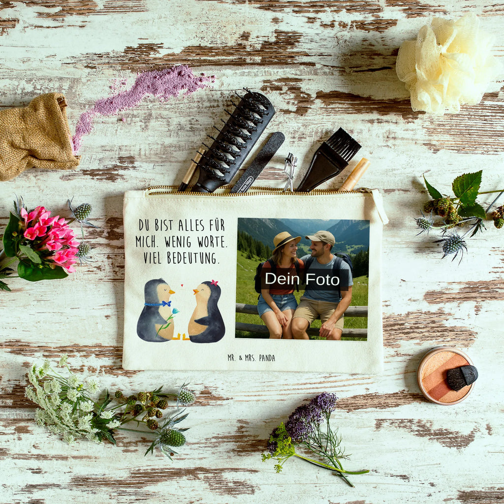 Personalisierte Foto Schminktasche Pinguin Pärchen Reise-Kosmetiktasche Mit Eigenem Motiv, Schminktasche Für Unterwegs Mit Foto, Kosmetiktasche Organizer Mit Foto, Schminktasche Zum Aufhängen Mit Bild, Schminktäschchen Mit Bild, Schminktasche Mit Foto, Schminktasche Nachhaltig Mit Bild, Schminktasche Groß Mit Bild, Schminkbeutel Mit Fotodruck, Schminktasche Reise Mit Foto, Schminktasche Mit Fächern Und Bild, Schminktasche Mit Eigenem Bild, Stifteaufbewahrung Mit Bild, Stiftetasche Mit Eigenem Foto, Schminktasche Für Mädchen Mit Foto, Schminktasche Klein Mit Foto, Personalisierte Schminktasche Mit Foto, Schminktasche Stoff Mit Eigenem Foto, Kosmetiktasche Mit Foto, Schminktasche Leder Mit Fotodruck, Schminktasche Mit Wunschfoto, Make-Up Tasche Mit Foto, Aufbewahrung Für Schminke Mit Foto, Kosmetiktasche Damen Mit Bild, Kosmetiktasche Für Handtasche Mit Foto, Schminktasche Für Teenager Mit Bild, Schminktasche Tiermotiv Mit Eigenem Bild, Schminktasche Geschenk Mit Foto, Kulturbeutel Damen Mit Foto, Schminktasche Blumen Mit Foto, Kosmetiktasche Zum Mitnehmen Mit Bild, Schminktasche Mit Muster Und Foto, Schminktasche Mit Reißverschluss Und Foto, Pinguin, Hochzeitsgeschenk, Liebespaar, Verlobung, Liebesbeweis, Pinguine, Traumpaar, Hochzeit, Liebe, große Liebe, Hochzeitstag, Jahrestag, Liebesgeschenk