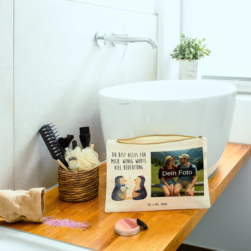 Personalisierte Foto Schminktasche Pinguin Pärchen Reise-Kosmetiktasche Mit Eigenem Motiv, Schminktasche Für Unterwegs Mit Foto, Kosmetiktasche Organizer Mit Foto, Schminktasche Zum Aufhängen Mit Bild, Schminktäschchen Mit Bild, Schminktasche Mit Foto, Schminktasche Nachhaltig Mit Bild, Schminktasche Groß Mit Bild, Schminkbeutel Mit Fotodruck, Schminktasche Reise Mit Foto, Schminktasche Mit Fächern Und Bild, Schminktasche Mit Eigenem Bild, Stifteaufbewahrung Mit Bild, Stiftetasche Mit Eigenem Foto, Schminktasche Für Mädchen Mit Foto, Schminktasche Klein Mit Foto, Personalisierte Schminktasche Mit Foto, Schminktasche Stoff Mit Eigenem Foto, Kosmetiktasche Mit Foto, Schminktasche Leder Mit Fotodruck, Schminktasche Mit Wunschfoto, Make-Up Tasche Mit Foto, Aufbewahrung Für Schminke Mit Foto, Kosmetiktasche Damen Mit Bild, Kosmetiktasche Für Handtasche Mit Foto, Schminktasche Für Teenager Mit Bild, Schminktasche Tiermotiv Mit Eigenem Bild, Schminktasche Geschenk Mit Foto, Kulturbeutel Damen Mit Foto, Schminktasche Blumen Mit Foto, Kosmetiktasche Zum Mitnehmen Mit Bild, Schminktasche Mit Muster Und Foto, Schminktasche Mit Reißverschluss Und Foto, Pinguin, Hochzeitsgeschenk, Liebespaar, Verlobung, Liebesbeweis, Pinguine, Traumpaar, Hochzeit, Liebe, große Liebe, Hochzeitstag, Jahrestag, Liebesgeschenk