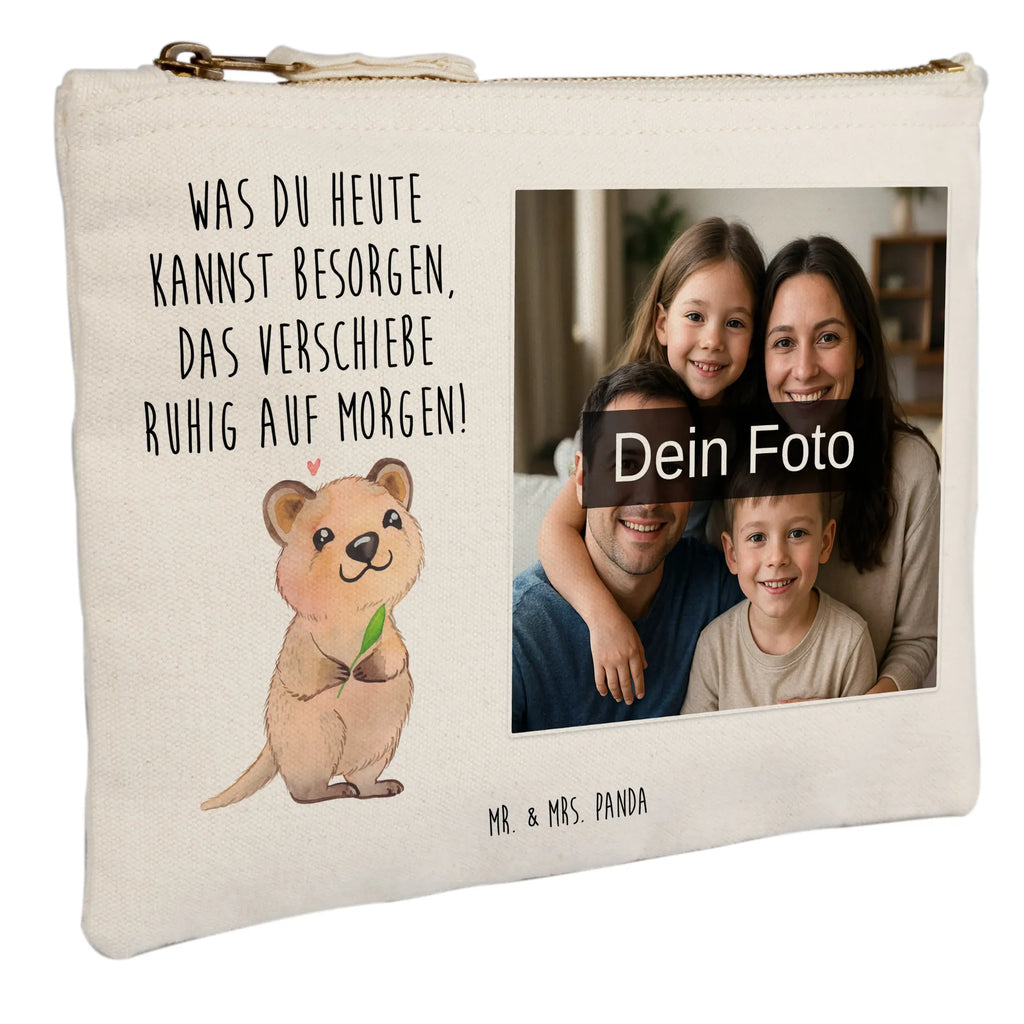 Personalisierte Foto Schminktasche Quokka Happy Schminktasche Mit Muster Und Foto, Schminktasche Mit Fächern Und Bild, Schminkbeutel Mit Fotodruck, Kosmetiktasche Organizer Mit Foto, Stiftetasche Mit Eigenem Foto, Schminktasche Mit Reißverschluss Und Foto, Schminktasche Klein Mit Foto, Stifteaufbewahrung Mit Bild, Schminktasche Blumen Mit Foto, Kulturbeutel Damen Mit Foto, Schminktasche Mit Wunschfoto, Schminktasche Mit Foto, Schminktasche Reise Mit Foto, Aufbewahrung Für Schminke Mit Foto, Kosmetiktasche Zum Mitnehmen Mit Bild, Schminktasche Stoff Mit Eigenem Foto, Schminktasche Groß Mit Bild, Schminktasche Leder Mit Fotodruck, Kosmetiktasche Mit Foto, Kosmetiktasche Damen Mit Bild, Personalisierte Schminktasche Mit Foto, Reise-Kosmetiktasche Mit Eigenem Motiv, Schminktasche Für Teenager Mit Bild, Schminktasche Zum Aufhängen Mit Bild, Schminktäschchen Mit Bild, Make-Up Tasche Mit Foto, Schminktasche Für Unterwegs Mit Foto, Schminktasche Tiermotiv Mit Eigenem Bild, Schminktasche Nachhaltig Mit Bild, Kosmetiktasche Für Handtasche Mit Foto, Schminktasche Geschenk Mit Foto, Schminktasche Mit Eigenem Bild, Schminktasche Für Mädchen Mit Foto, Tiermotive, Gute Laune, lustige Sprüche, Tiere, Niedliches Tier, Verschieben, Aufschieberitis, Lustiger Spruch, Quokka, Dinge erledigen