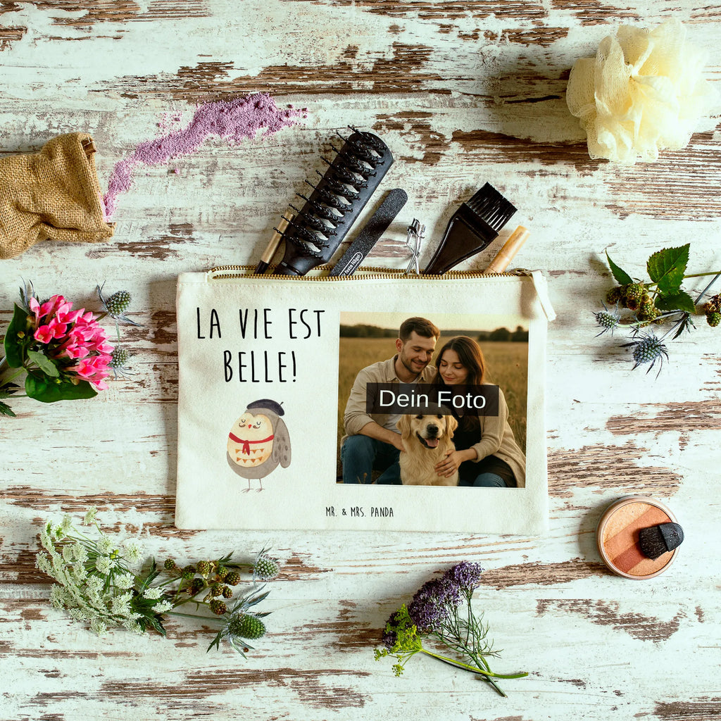 Personalisierte Foto Schminktasche Eule Frankreich Kosmetiktasche Für Handtasche Mit Foto, Schminktasche Für Mädchen Mit Foto, Make-Up Tasche Mit Foto, Kosmetiktasche Organizer Mit Foto, Schminkbeutel Mit Fotodruck, Schminktasche Mit Wunschfoto, Schminktasche Nachhaltig Mit Bild, Schminktasche Für Unterwegs Mit Foto, Schminktasche Stoff Mit Eigenem Foto, Schminktasche Klein Mit Foto, Kosmetiktasche Damen Mit Bild, Schminktasche Zum Aufhängen Mit Bild, Kosmetiktasche Mit Foto, Schminktasche Geschenk Mit Foto, Kulturbeutel Damen Mit Foto, Reise-Kosmetiktasche Mit Eigenem Motiv, Stiftetasche Mit Eigenem Foto, Schminktasche Mit Muster Und Foto, Schminktäschchen Mit Bild, Schminktasche Mit Foto, Schminktasche Mit Eigenem Bild, Schminktasche Blumen Mit Foto, Schminktasche Für Teenager Mit Bild, Kosmetiktasche Zum Mitnehmen Mit Bild, Schminktasche Mit Fächern Und Bild, Schminktasche Leder Mit Fotodruck, Schminktasche Tiermotiv Mit Eigenem Bild, Schminktasche Groß Mit Bild, Personalisierte Schminktasche Mit Foto, Schminktasche Reise Mit Foto, Aufbewahrung Für Schminke Mit Foto, Stifteaufbewahrung Mit Bild, Schminktasche Mit Reißverschluss Und Foto, Eule, La vie est belle, Eulen, Frankreich, Owl, das Leben ist schön, Eule Deko, Spruch schön, Spruch Französisch, hibou