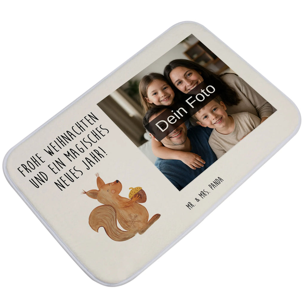 Personalisierte Foto Badematte Eichhörnchen Weihnachten Gemusterter Badvorleger Mit Bild, Rutschfester Badvorleger Mit Foto, Weicher Badvorleger Mit Bild, Badteppich Mit Bild, Waschbarer Badvorleger Mit Foto, Badematte mit Foto, Badematte Mit Foto, Schwarzer Badvorleger Mit Bild, Badvorleger Mit Eigenem Motiv, Bad Fußmatte Mit Bild, Badezimmermatte Mit Foto, Badezimmer Matte Mit Foto, Werbegeschenk Mit Logo, Badvorleger Mit Wunschbild, Runder Badvorleger Mit Foto, Teppich Fürs Bad Mit Eigenem Bild, Badematte selber gestalten, Duschvorleger Mit Foto, Badvorleger Selbst Gestalten Mit Foto, Badvorleger Mit Fotodruck, Badläufer Mit Bild, Personaliserter Badvorleger Mit Foto, Badematte Rutschfest Mit Foto, Gäste-WC Badvorleger Mit Foto, Badvorleger Mit Bild, Badvorleger Mit Foto, Badvorleger Für Badewanne Mit Bild, Badvorleger Mit Eigenem Foto, Firmengeschenk Mit Eigenem Logo, Badvorleger Groß Mit Foto, Design Badvorleger Mit Eigenem Foto, Badezimmerteppich Mit Foto, Badmatte Waschbar Mit Foto, Badgarnitur Mit Foto, Badvorleger Mikrofaser Mit Foto, Vintage Badvorleger Mit Foto, Moderner Badvorleger Mit Bild, Saugfähiger Badvorleger Mit Foto, Foto Badvorleger Für Dusche, Klassischer Badvorleger Mit Foto, Badematten Set Mit Foto, Weißer Badvorleger Mit Foto, Rechteckiger Badvorleger Mit Bild, Werbegeschenk Mit Foto, Badvorleger Baumwolle Mit Bild, Badvorleger Klein Mit Bild, Winter, Weihnachten, Weihnachtsdeko, Nikolaus, Advent, Heiligabend, Wintermotiv, Weihnachtsgruß, Frohes neues Jahr, Frohe Weihnachten, Vogel, Neujahr, Guten Rutsch, Weihnachtsmotiv