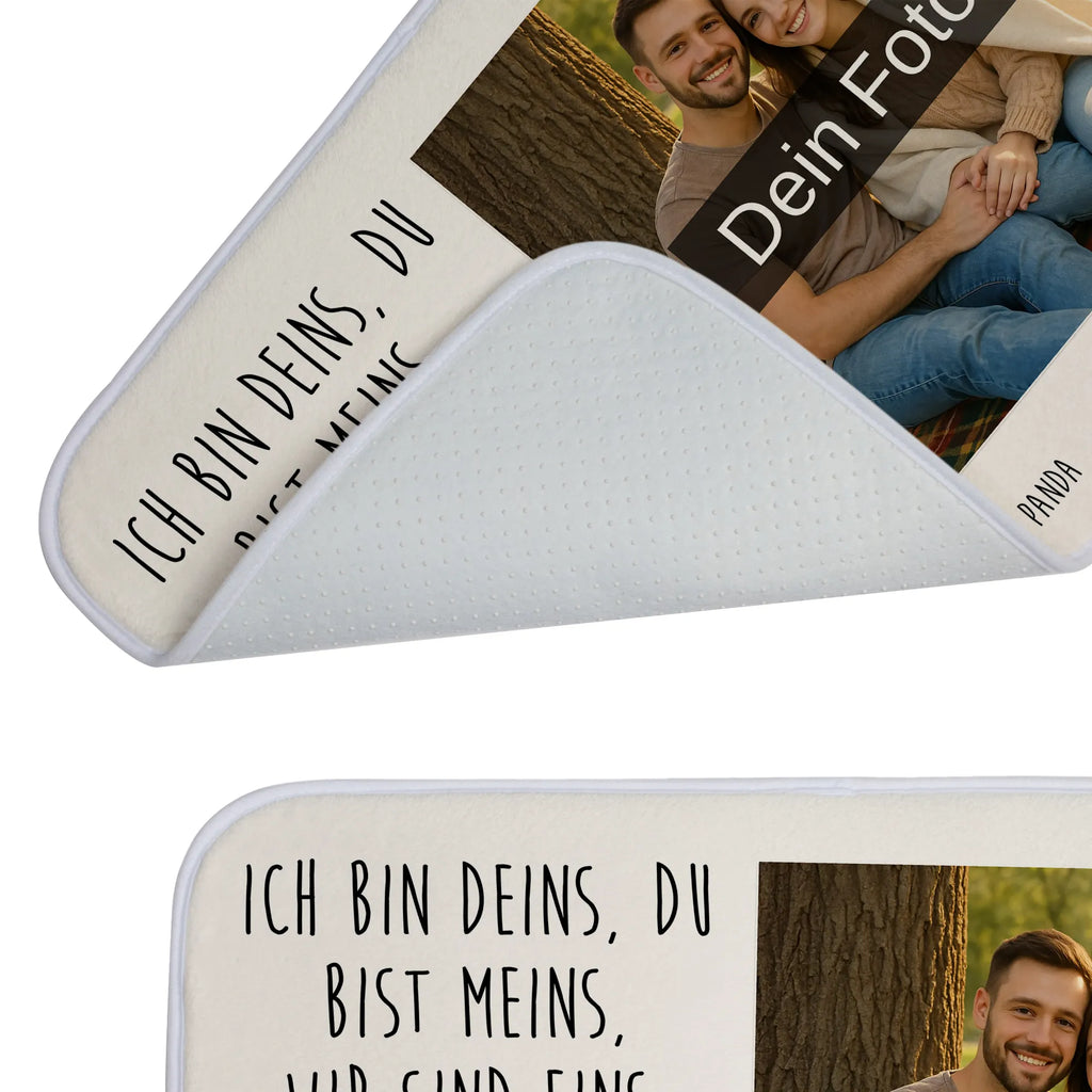 Personalisierte Foto Badematte Capybara Liebe Moderner Badvorleger Mit Bild, Badvorleger Mit Eigenem Foto, Badvorleger Mikrofaser Mit Foto, Badvorleger Mit Eigenem Motiv, Badvorleger Mit Wunschbild, Weicher Badvorleger Mit Bild, Badvorleger Selbst Gestalten Mit Foto, Badematte Mit Foto, Badematte Rutschfest Mit Foto, Foto Badvorleger Für Dusche, Werbegeschenk Mit Foto, Weißer Badvorleger Mit Foto, Badteppich Mit Bild, Badvorleger Mit Fotodruck, Schwarzer Badvorleger Mit Bild, Badematte mit Foto, Badvorleger Mit Foto, Badematte selber gestalten, Teppich Fürs Bad Mit Eigenem Bild, Badezimmermatte Mit Foto, Badläufer Mit Bild, Gäste-WC Badvorleger Mit Foto, Vintage Badvorleger Mit Foto, Runder Badvorleger Mit Foto, Werbegeschenk Mit Logo, Firmengeschenk Mit Eigenem Logo, Klassischer Badvorleger Mit Foto, Design Badvorleger Mit Eigenem Foto, Badvorleger Baumwolle Mit Bild, Badematten Set Mit Foto, Duschvorleger Mit Foto, Waschbarer Badvorleger Mit Foto, Personaliserter Badvorleger Mit Foto, Rechteckiger Badvorleger Mit Bild, Badezimmerteppich Mit Foto, Badmatte Waschbar Mit Foto, Saugfähiger Badvorleger Mit Foto, Rutschfester Badvorleger Mit Foto, Badvorleger Groß Mit Foto, Gemusterter Badvorleger Mit Bild, Badgarnitur Mit Foto, Badvorleger Mit Bild, Badvorleger Klein Mit Bild, Badvorleger Für Badewanne Mit Bild, Bad Fußmatte Mit Bild, Badezimmer Matte Mit Foto, Tiermotive, Gute Laune, lustige Sprüche, Tiere, Romantisches Geschenk, Handgezeichnet, Ehejubiläum, Beziehung, Ich bin deins, Paar, Capybara, Tierliebe, verliebt, Liebesspruch, Kuschel Capybaras, Du bist meins, Verschmolzen, Partnertiere, Jahrestag, Liebe, Valentinstag, Geschenkidee, Liebesbeweis, Herzlich