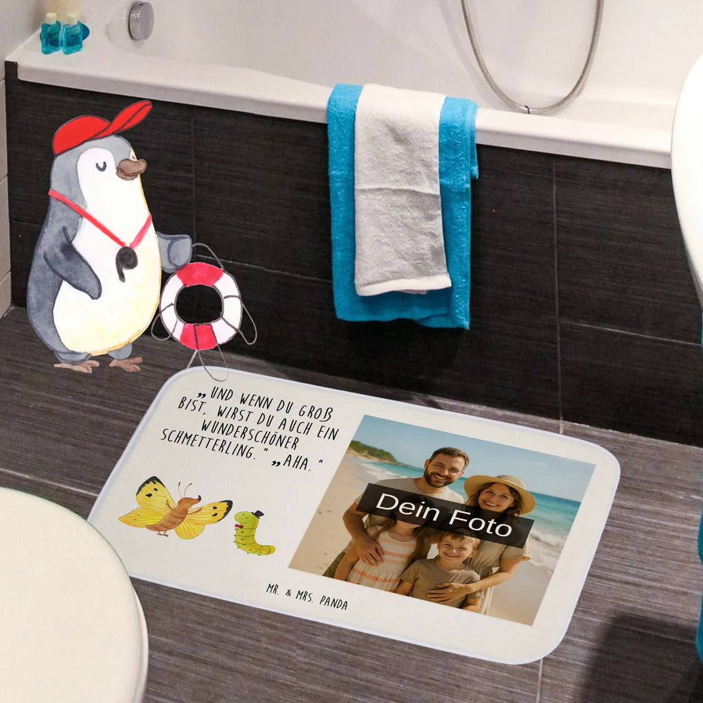 Personalisierte Foto Badematte Raupe Schmetterling Badvorleger Klein Mit Bild, Klassischer Badvorleger Mit Foto, Gäste-WC Badvorleger Mit Foto, Duschvorleger Mit Foto, Badematte Mit Foto, Badezimmer Matte Mit Foto, Bad Fußmatte Mit Bild, Personaliserter Badvorleger Mit Foto, Badvorleger Mit Bild, Badematte selber gestalten, Werbegeschenk Mit Foto, Design Badvorleger Mit Eigenem Foto, Firmengeschenk Mit Eigenem Logo, Waschbarer Badvorleger Mit Foto, Badläufer Mit Bild, Foto Badvorleger Für Dusche, Badezimmerteppich Mit Foto, Weicher Badvorleger Mit Bild, Weißer Badvorleger Mit Foto, Badematte mit Foto, Teppich Fürs Bad Mit Eigenem Bild, Badvorleger Groß Mit Foto, Badvorleger Mit Eigenem Foto, Badvorleger Mit Foto, Saugfähiger Badvorleger Mit Foto, Badvorleger Für Badewanne Mit Bild, Badmatte Waschbar Mit Foto, Werbegeschenk Mit Logo, Rutschfester Badvorleger Mit Foto, Gemusterter Badvorleger Mit Bild, Badvorleger Mit Fotodruck, Badvorleger Mikrofaser Mit Foto, Badvorleger Mit Wunschbild, Moderner Badvorleger Mit Bild, Badematte Rutschfest Mit Foto, Badematten Set Mit Foto, Badvorleger Selbst Gestalten Mit Foto, Rechteckiger Badvorleger Mit Bild, Badezimmermatte Mit Foto, Badteppich Mit Bild, Schwarzer Badvorleger Mit Bild, Badvorleger Mit Eigenem Motiv, Badgarnitur Mit Foto, Runder Badvorleger Mit Foto, Vintage Badvorleger Mit Foto, Badvorleger Baumwolle Mit Bild, Tiermotive, Gute Laune, lustige Sprüche, Tiere, Hut, Aufwachsen, Raupe, Schmetterling, Schönheit, Entwicklung, Zitronenfalter, Kokon, Hütchen, Erwachsen werden