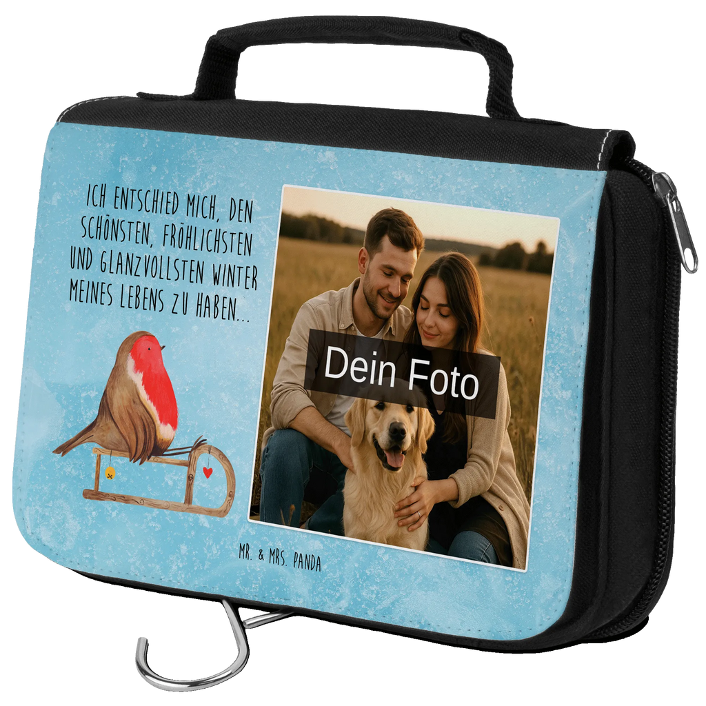 Personalisierter Foto Kulturbeutel Rotkehlchen Schlitten Wasserdichter Kulturbeutel Mit Bild, Kulturbeutel Stoff Mit Foto, Necessaire Mit Bild, Kulturbeutel Kinder Mit Wunschfoto, Nachhaltiger Kulturbeutel Mit Wunschfoto, Waschbeutel Mit Eigenem Foto, Kulturbeutel Mit Urlaubserinnerung, Reisebeutel Mit Foto, Kulturbeutel Selbst Gestalten Mit Foto, Kulturbeutel Baumwolle Mit Wunschbild, Kulturbeutel Mit Kinderbild, Kulturbeutel Mit Foto, Kulturbeutel Zum Aufhängen Mit Foto, Filz Kulturbeutel Mit Wunschbild, Kulturbeutel Klein Mit Bild, Kulturbeutel Mit Haustierfoto, Personalisierter Kulturbeutel Mit Wunschfoto, Kunststoff Kulturbeutel Mit Foto, Leder Kulturbeutel Mit Foto, Fotogeschenk Kulturbeutel, Kompakter Kulturbeutel Mit Wunschfoto, Kulturbeutel Mit Reißverschluss Und Foto, Kulturtasche Mit Bild, Kulturbeutel Damen Mit Foto, Toilettentasche Mit Wunschbild, Kulturbeutel Mit Fächern Und Foto, Kulturbeutel Set Mit Wunschfoto, Kosmetiktasche Mit Foto, Kulturbeutel Für Reisen Mit Foto, Kulturbeutel Mit Familienfoto, Kulturbeutel Mit Haken Und Bild, Kulturbeutel Mit Spiegel Und Wunschbild, Kulturbeutel Groß Mit Foto, Kulturbeutel Als Geschenk Mit Wunschfoto, Kulturbeutel Herren Mit Bild, Transparenter Kulturbeutel Mit Foto, Winter, Weihnachten, Weihnachtsdeko, Nikolaus, Advent, Heiligabend, Wintermotiv, Vogel, Schlitten