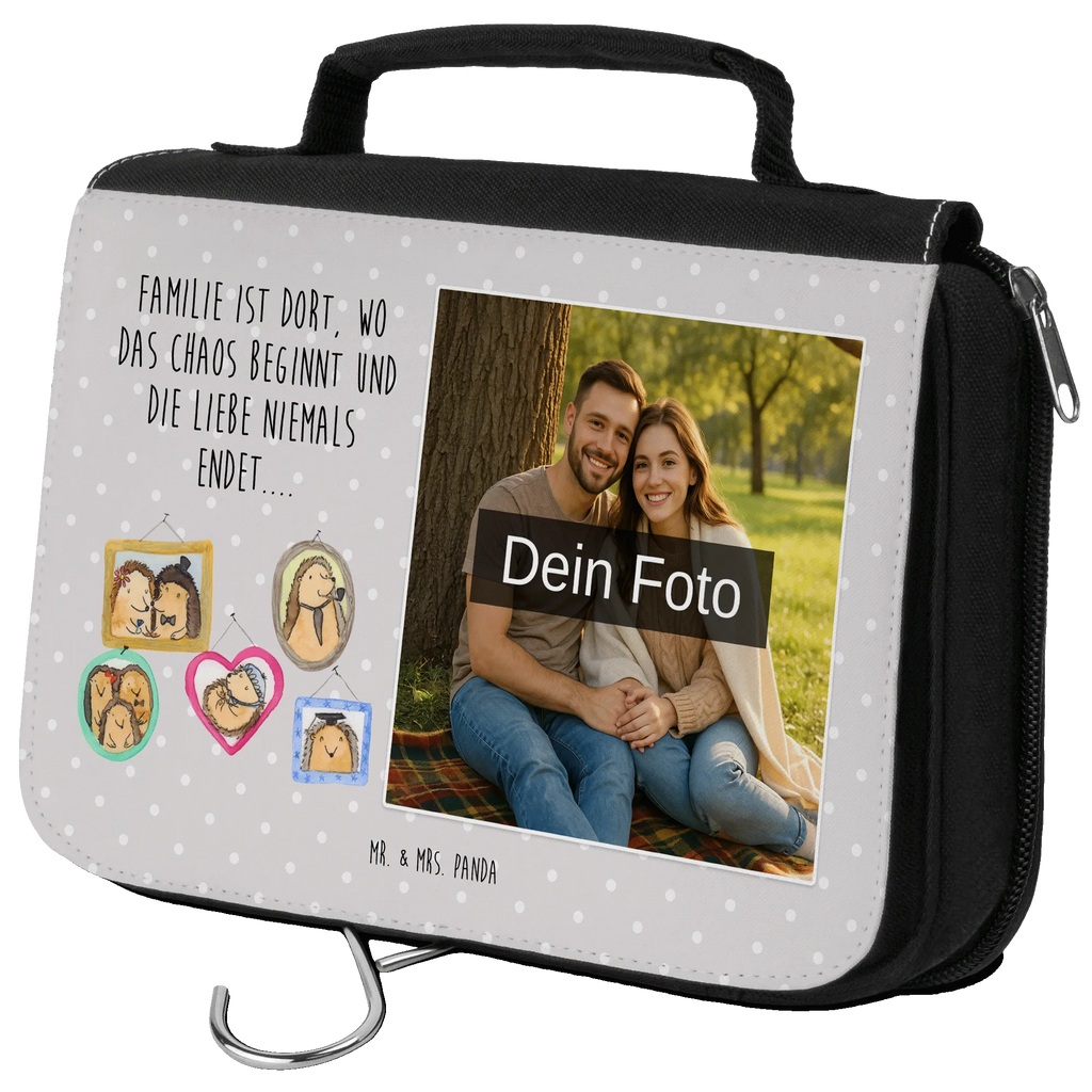 Personalisierter Foto Kulturbeutel Igel Familie Kulturbeutel Mit Haustierfoto, Necessaire Mit Bild, Kulturbeutel Als Geschenk Mit Wunschfoto, Transparenter Kulturbeutel Mit Foto, Kulturbeutel Mit Spiegel Und Wunschbild, Filz Kulturbeutel Mit Wunschbild, Fotogeschenk Kulturbeutel, Kulturbeutel Set Mit Wunschfoto, Kosmetiktasche Mit Foto, Kulturbeutel Klein Mit Bild, Wasserdichter Kulturbeutel Mit Bild, Waschbeutel Mit Eigenem Foto, Personalisierter Kulturbeutel Mit Wunschfoto, Kompakter Kulturbeutel Mit Wunschfoto, Kulturbeutel Stoff Mit Foto, Kulturbeutel Baumwolle Mit Wunschbild, Kulturbeutel Mit Urlaubserinnerung, Kulturbeutel Für Reisen Mit Foto, Kulturbeutel Groß Mit Foto, Kulturbeutel Selbst Gestalten Mit Foto, Toilettentasche Mit Wunschbild, Nachhaltiger Kulturbeutel Mit Wunschfoto, Kulturbeutel Kinder Mit Wunschfoto, Kulturbeutel Zum Aufhängen Mit Foto, Kulturbeutel Mit Reißverschluss Und Foto, Kulturtasche Mit Bild, Kulturbeutel Mit Familienfoto, Leder Kulturbeutel Mit Foto, Kulturbeutel Mit Foto, Kulturbeutel Herren Mit Bild, Reisebeutel Mit Foto, Kulturbeutel Damen Mit Foto, Kulturbeutel Mit Kinderbild, Kunststoff Kulturbeutel Mit Foto, Kulturbeutel Mit Haken Und Bild, Kulturbeutel Mit Fächern Und Foto, Familie, Vatertag, Muttertag, Bruder, Schwester, Mama, Papa, Oma, Opa, Igel, Bilder, Liebe, Zusammenhalt, Glück