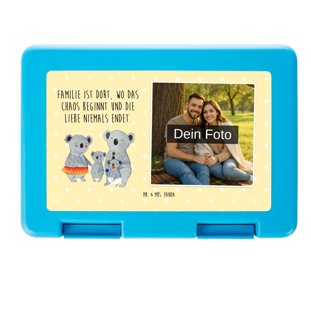 Personalisierte Foto Brotdose Koala Familie Butterbrotdose Mit Bild, Kunststoff Brotdose Mit Bild, Brotdose Für Jungen Mit Bild, Brotdose Mit Wunschfoto, Brotdose Für Unterwegs Mit Wunschfoto, Design Brotdose Mit Wunschfoto, Lustige Brotdose Mit Eigenem Foto, Geschenk Brotdose Mit Foto, Jausenbox Mit Eigenem Bild, Essensdose Mit Wunschfoto, Brotdose Erwachsene Mit Bild, Brotdose Mit Foto, Vesperdose Mit Bild, Nachhaltige Brotdose Mit Foto, Brotdose Mit Bild Und Namen, Lunchbox Mit Foto, Brotdose Kindergarten Mit Wunschbild, Brotdose Für Mädchen Mit Foto, Personalisierte Brotdose Mit Foto, Brotdose Selbst Gestalten Mit Foto, Brotdose Schule Mit Foto, Wiederverwendbare Brotdose Mit Foto, Brotdose Bedruckt Mit Foto, Brotdose Kita Mit Foto, Brotdose Mit Eigenem Bild, Frühstücksdose Mit Foto, Edelstahl Brotdose Mit Foto, Snackbox Mit Bild, Vesperbox Mit Foto, Brotdose Kinder Mit Foto, Auslaufsichere Brotdose Mit Foto, Foto Brotdose, Brotdose Mit Foto Und Wunschtext, Brotbox Mit Foto, Brotdose Büro Mit Foto, BPA-Freie Brotdose Mit Bild, Pausenbrotbox Mit Wunschfoto, Familie, Vatertag, Muttertag, Bruder, Schwester, Mama, Papa, Oma, Opa, Family, Koalas, Koala, Geschwister, Familienleben, Kinder
