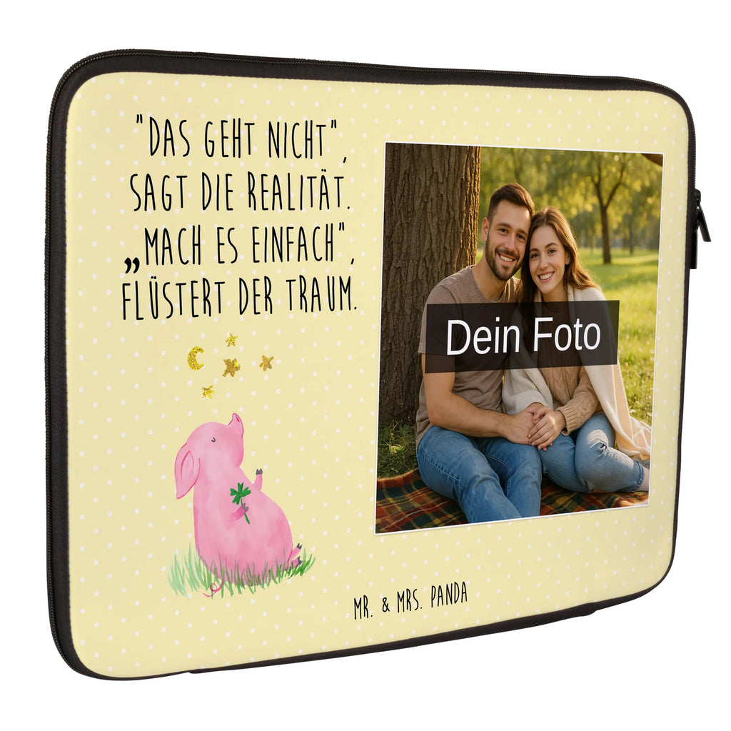 Personalisierte Foto Notebook Tasche Schwein Glück Notebooktasche Für 13 Zoll Mit Fotodruck, Notebooktasche Mit Zubehörfach Und Bild, Reisegeeignete Notebooktasche Mit Foto, Gepolsterte Notebooktasche Mit Foto, Studenten-Notebooktasche Mit Foto., Laptop-Umhängetasche Mit Wunschbild, Slim Notebooktasche Mit Fotodruck, Rucksackstil Notebooktasche Mit Foto, Ergonomische Notebooktasche Mit Fotodruck, Notebooktasche Für Damen Mit Fotomotiv, Business Notebooktasche Mit Foto, Laptop-Case Mit Eigenem Foto, Laptoptasche Mit Fotodruck, Vintage Notebooktasche Mit Foto, Notebooktasche Für 15 Zoll Mit Wunschbild, Notebook-Tasche Aus Neopren Mit Foto, Notebooktasche Für Herren Mit Foto, Laptop-Messenger-Bag Mit Wunschfoto, Büro-Notebooktasche Mit Wunschbild, Moderne Notebooktasche Mit Fotodruck, Notebooktasche Mit Reißverschluss Und Foto, Notebookhülle Mit Wunschfoto, Wasserfeste Notebooktasche Mit Wunschfoto, Laptop-Aktentasche Mit Fotomotiv, Notebook-Querträger Mit Foto, Personalisierte Notebooktasche Mit Bild, Notebook-Sleeve Mit Fotopersonalisierung, Notebooktasche Für 17 Zoll Mit Foto, Leichte Notebooktasche Mit Foto, Notebooktasche Mit Schultergurt Und Bild, Laptop-Rucksack Mit Eigenem Bild, Casual Notebooktasche Mit Wunschfoto, Notebooktasche Mit Organizerfach Und Foto, Notebook-Rucksack Mit Fotodruck, Notebook-Aktentasche Mit Foto, Klassische Notebooktasche Mit Wunschbild, Notebooktasche Mit Tragegriff Und Fotodruck, Notebooktasche Mit Foto, Robuste Notebooktasche Mit Wunschfoto, Notebook-Umhängetasche Mit Foto, Notebook-Tasche Aus Canvas Mit Fotodruck, Minimalistische Notebooktasche Mit Fotodruck, Notebook-Tasche Aus Leder Mit Bild, Notebook-Tasche Aus Nylon Mit Wunschbild, Tiermotive, Gute Laune, lustige Sprüche, Tiere, Träume, Schwein, Sernchen, Glücksbringer, Glücksschwein. Glück, Motivation, Ziele, Schweinchen, Sterne