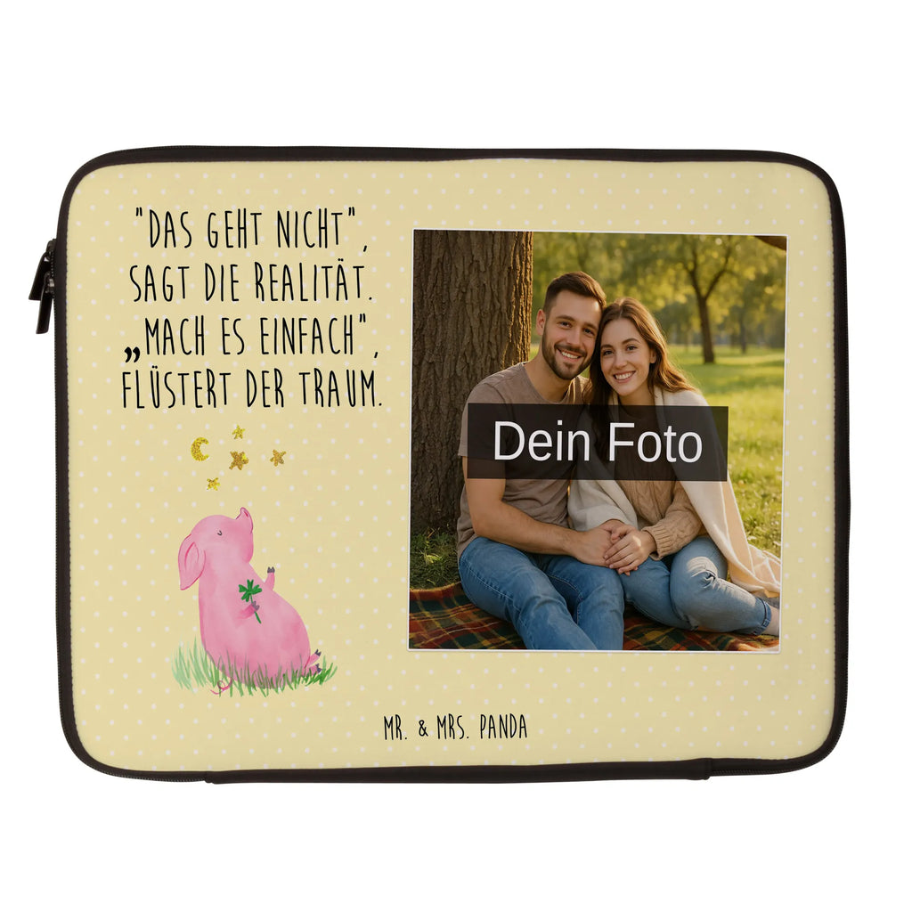 Personalisierte Foto Notebook Tasche Schwein Glück Notebooktasche Für 13 Zoll Mit Fotodruck, Notebooktasche Mit Zubehörfach Und Bild, Reisegeeignete Notebooktasche Mit Foto, Gepolsterte Notebooktasche Mit Foto, Studenten-Notebooktasche Mit Foto., Laptop-Umhängetasche Mit Wunschbild, Slim Notebooktasche Mit Fotodruck, Rucksackstil Notebooktasche Mit Foto, Ergonomische Notebooktasche Mit Fotodruck, Notebooktasche Für Damen Mit Fotomotiv, Business Notebooktasche Mit Foto, Laptop-Case Mit Eigenem Foto, Laptoptasche Mit Fotodruck, Vintage Notebooktasche Mit Foto, Notebooktasche Für 15 Zoll Mit Wunschbild, Notebook-Tasche Aus Neopren Mit Foto, Notebooktasche Für Herren Mit Foto, Laptop-Messenger-Bag Mit Wunschfoto, Büro-Notebooktasche Mit Wunschbild, Moderne Notebooktasche Mit Fotodruck, Notebooktasche Mit Reißverschluss Und Foto, Notebookhülle Mit Wunschfoto, Wasserfeste Notebooktasche Mit Wunschfoto, Laptop-Aktentasche Mit Fotomotiv, Notebook-Querträger Mit Foto, Personalisierte Notebooktasche Mit Bild, Notebook-Sleeve Mit Fotopersonalisierung, Notebooktasche Für 17 Zoll Mit Foto, Leichte Notebooktasche Mit Foto, Notebooktasche Mit Schultergurt Und Bild, Laptop-Rucksack Mit Eigenem Bild, Casual Notebooktasche Mit Wunschfoto, Notebooktasche Mit Organizerfach Und Foto, Notebook-Rucksack Mit Fotodruck, Notebook-Aktentasche Mit Foto, Klassische Notebooktasche Mit Wunschbild, Notebooktasche Mit Tragegriff Und Fotodruck, Notebooktasche Mit Foto, Robuste Notebooktasche Mit Wunschfoto, Notebook-Umhängetasche Mit Foto, Notebook-Tasche Aus Canvas Mit Fotodruck, Minimalistische Notebooktasche Mit Fotodruck, Notebook-Tasche Aus Leder Mit Bild, Notebook-Tasche Aus Nylon Mit Wunschbild, Tiermotive, Gute Laune, lustige Sprüche, Tiere, Träume, Schwein, Sernchen, Glücksbringer, Glücksschwein. Glück, Motivation, Ziele, Schweinchen, Sterne