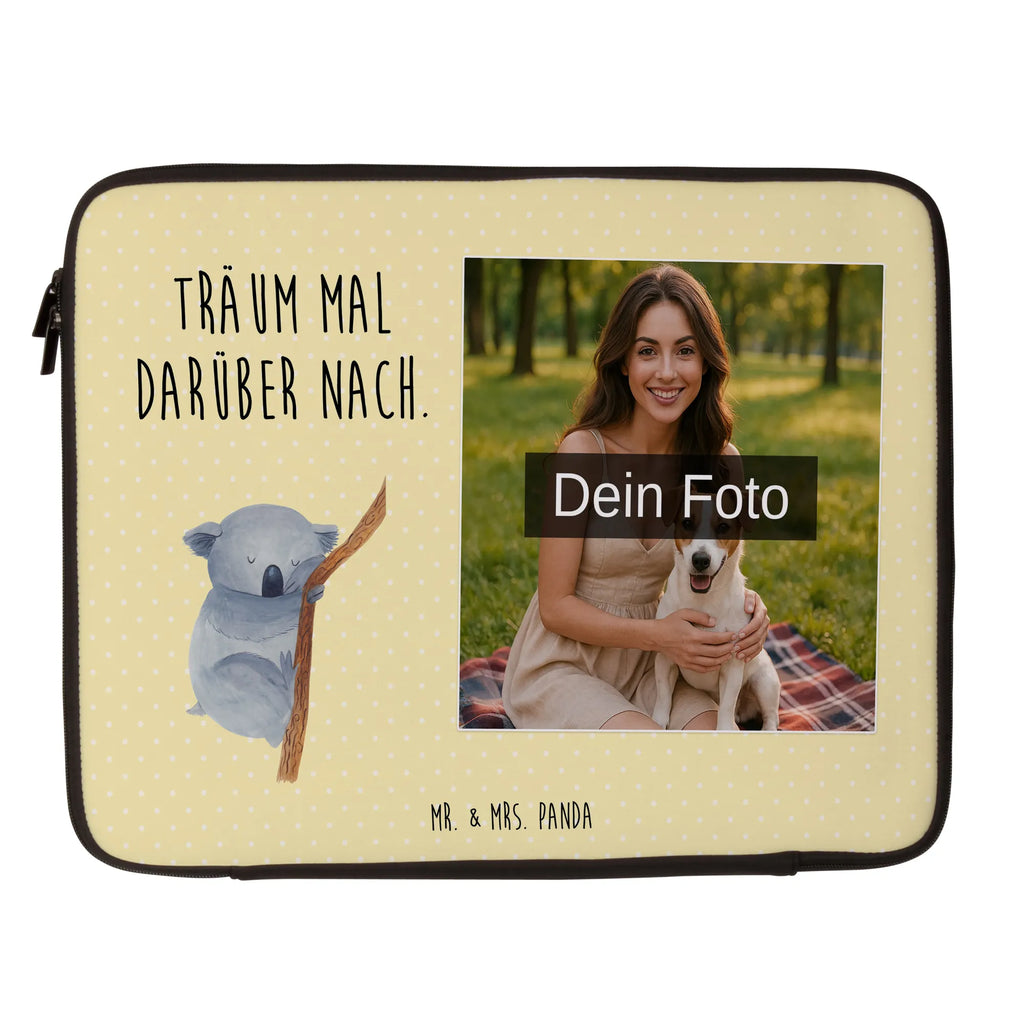 Personalisierte Foto Notebook Tasche Koalabär Gepolsterte Notebooktasche Mit Foto, Rucksackstil Notebooktasche Mit Foto, Notebooktasche Mit Organizerfach Und Foto, Vintage Notebooktasche Mit Foto, Notebook-Rucksack Mit Fotodruck, Notebooktasche Mit Foto, Laptop-Rucksack Mit Eigenem Bild, Casual Notebooktasche Mit Wunschfoto, Moderne Notebooktasche Mit Fotodruck, Notebook-Sleeve Mit Fotopersonalisierung, Studenten-Notebooktasche Mit Foto., Notebook-Umhängetasche Mit Foto, Reisegeeignete Notebooktasche Mit Foto, Slim Notebooktasche Mit Fotodruck, Notebook-Aktentasche Mit Foto, Notebook-Tasche Aus Canvas Mit Fotodruck, Leichte Notebooktasche Mit Foto, Laptoptasche Mit Fotodruck, Minimalistische Notebooktasche Mit Fotodruck, Laptop-Umhängetasche Mit Wunschbild, Notebooktasche Mit Schultergurt Und Bild, Business Notebooktasche Mit Foto, Robuste Notebooktasche Mit Wunschfoto, Notebook-Tasche Aus Nylon Mit Wunschbild, Notebooktasche Für 13 Zoll Mit Fotodruck, Notebooktasche Für 15 Zoll Mit Wunschbild, Büro-Notebooktasche Mit Wunschbild, Notebook-Querträger Mit Foto, Wasserfeste Notebooktasche Mit Wunschfoto, Laptop-Case Mit Eigenem Foto, Notebooktasche Für Damen Mit Fotomotiv, Personalisierte Notebooktasche Mit Bild, Notebooktasche Für 17 Zoll Mit Foto, Notebooktasche Mit Zubehörfach Und Bild, Notebook-Tasche Aus Leder Mit Bild, Notebook-Tasche Aus Neopren Mit Foto, Klassische Notebooktasche Mit Wunschbild, Notebooktasche Mit Tragegriff Und Fotodruck, Ergonomische Notebooktasche Mit Fotodruck, Laptop-Messenger-Bag Mit Wunschfoto, Laptop-Aktentasche Mit Fotomotiv, Notebookhülle Mit Wunschfoto, Notebooktasche Für Herren Mit Foto, Notebooktasche Mit Reißverschluss Und Foto, Tiermotive, Gute Laune, lustige Sprüche, Tiere, Bär, Koalabär, Traum, Schlafzimmer, träumen, Koala, Traumland, schlafen