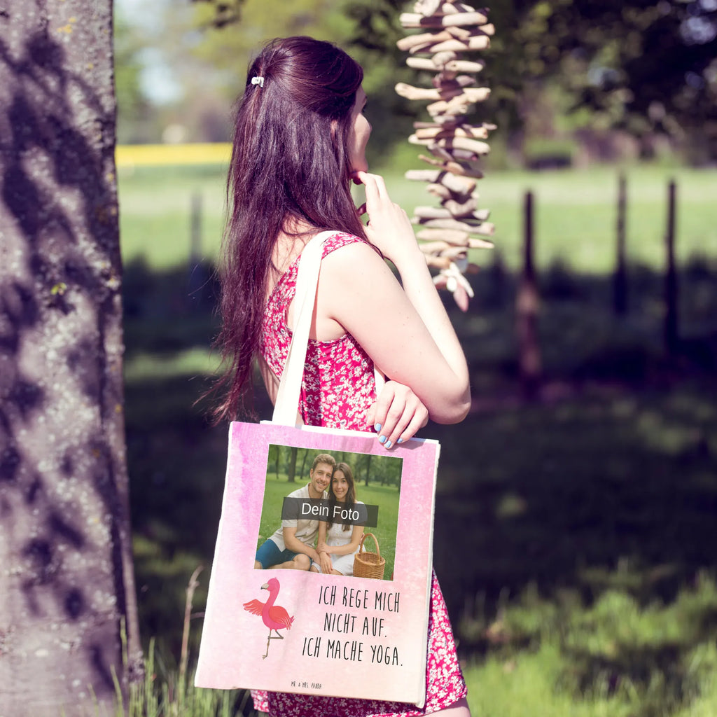 Personalisierte Foto Einkaufstasche Flamingo Yoga Wiederverwendbare Tragetasche Mit Wunschfoto, Tragetasche Für Herren Mit Bild, Tragetasche Für Damen Mit Wunschfoto, Design Tragetasche Mit Bild, Tragetasche Mit Motiv Und Foto, Tragetasche Mit Foto Und Namen, Tragetasche Mit Fotodruck, Tragetasche Selbst Gestalten Mit Foto, Tragetasche Mit Foto, Tragetasche Als Geschenk Mit Foto, Kleine Tragetasche Mit Wunschfoto, Tragetasche Bedruckt Mit Foto, Vintage Tragetasche Mit Foto, Leinentasche Mit Bild, Umweltfreundliche Tragetasche Mit Bild, Baumwolltasche Mit Foto, Jutetasche Mit Wunschfoto, Tragetasche Mit Eigenem Bild, Nachhaltige Tragetasche Mit Foto, Tragetasche Für Schule Mit Bild, Tragetasche Mit Wunschfoto, Bunte Tragetasche Mit Bild, Tragetasche Für Kinder Mit Foto, Faltbare Tragetasche Mit Foto, Große Tragetasche Mit Bild, Tragetasche Für Einkäufe Mit Foto, Stofftasche Mit Foto, Tragetasche Modern Mit Fotodruck, Einkaufstasche Mit Bild, Tragetasche Mit Bild Und Text, Lustige Tragetasche Mit Foto, Tragetasche Für Alltag Mit Bild, Tragetasche Für Büro Mit Foto, Personalisierte Tragetasche Mit Foto, Flamingo, Entspannung, Achtsamkeit, Tiefenentspannung, Namaste, Vogel, Yoga, Ärger, Aufregen, Yoga-Übung