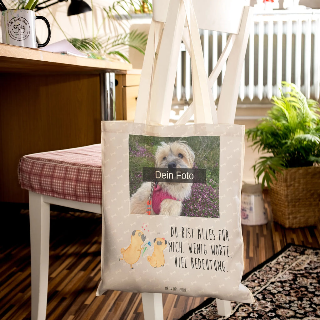 Personalisierte Foto Einkaufstasche Mops Verliebt Leinentasche Mit Bild, Tragetasche Für Damen Mit Wunschfoto, Tragetasche Für Herren Mit Bild, Personalisierte Tragetasche Mit Foto, Umweltfreundliche Tragetasche Mit Bild, Wiederverwendbare Tragetasche Mit Wunschfoto, Tragetasche Für Alltag Mit Bild, Baumwolltasche Mit Foto, Tragetasche Bedruckt Mit Foto, Einkaufstasche Mit Bild, Tragetasche Als Geschenk Mit Foto, Große Tragetasche Mit Bild, Tragetasche Modern Mit Fotodruck, Tragetasche Selbst Gestalten Mit Foto, Jutetasche Mit Wunschfoto, Vintage Tragetasche Mit Foto, Faltbare Tragetasche Mit Foto, Stofftasche Mit Foto, Tragetasche Mit Foto, Tragetasche Für Kinder Mit Foto, Tragetasche Für Schule Mit Bild, Tragetasche Für Einkäufe Mit Foto, Tragetasche Mit Fotodruck, Tragetasche Mit Motiv Und Foto, Tragetasche Für Büro Mit Foto, Tragetasche Mit Foto Und Namen, Tragetasche Mit Bild Und Text, Design Tragetasche Mit Bild, Tragetasche Mit Eigenem Bild, Lustige Tragetasche Mit Foto, Bunte Tragetasche Mit Bild, Nachhaltige Tragetasche Mit Foto, Kleine Tragetasche Mit Wunschfoto, Tragetasche Mit Wunschfoto, Hund, Hundemotiv, Haustier, Hunderasse, Tierliebhaber, Hundebesitzer, Sprüche, Möpse, Geschenk Freund, Partner, Liebesspruch. Verlobt, Liebe, verliebt, Hundeliebe, Mops