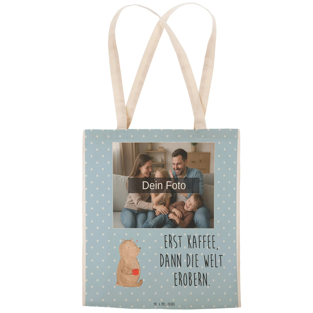 Personalisierte Foto Einkaufstasche Bär Kaffee Bunte Tragetasche Mit Bild, Stofftasche Mit Foto, Tragetasche Mit Eigenem Bild, Tragetasche Bedruckt Mit Foto, Tragetasche Modern Mit Fotodruck, Einkaufstasche Mit Bild, Tragetasche Als Geschenk Mit Foto, Tragetasche Mit Motiv Und Foto, Design Tragetasche Mit Bild, Vintage Tragetasche Mit Foto, Tragetasche Für Einkäufe Mit Foto, Wiederverwendbare Tragetasche Mit Wunschfoto, Leinentasche Mit Bild, Tragetasche Für Schule Mit Bild, Tragetasche Selbst Gestalten Mit Foto, Umweltfreundliche Tragetasche Mit Bild, Tragetasche Mit Foto, Tragetasche Für Damen Mit Wunschfoto, Große Tragetasche Mit Bild, Tragetasche Für Herren Mit Bild, Personalisierte Tragetasche Mit Foto, Tragetasche Für Alltag Mit Bild, Nachhaltige Tragetasche Mit Foto, Tragetasche Mit Bild Und Text, Faltbare Tragetasche Mit Foto, Jutetasche Mit Wunschfoto, Baumwolltasche Mit Foto, Kleine Tragetasche Mit Wunschfoto, Tragetasche Mit Foto Und Namen, Tragetasche Mit Fotodruck, Tragetasche Für Büro Mit Foto, Lustige Tragetasche Mit Foto, Tragetasche Für Kinder Mit Foto, Tragetasche Mit Wunschfoto, Bär, Teddy, Teddybär, guten Morgen, Welt erobern, Coffee, Welt retten, Bären, Morgenroutine, Motivation, Kaffee