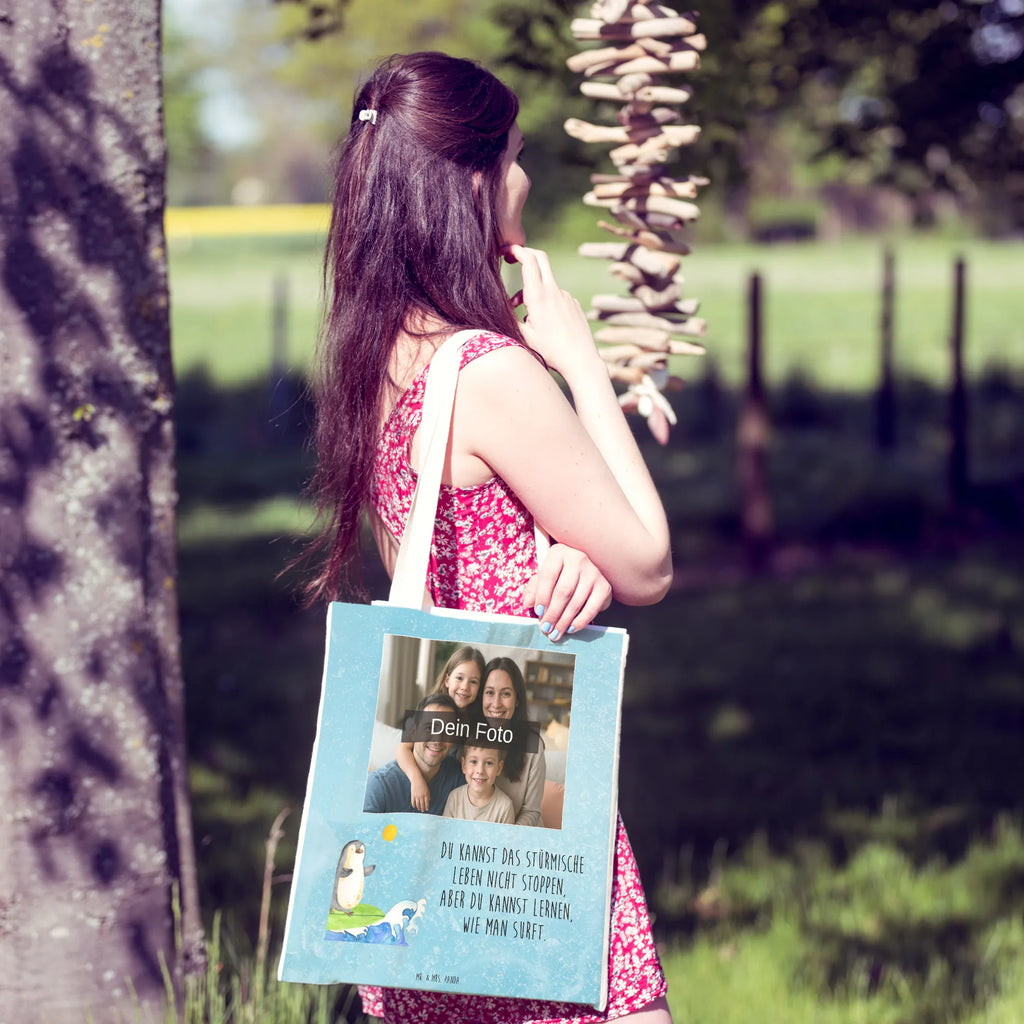 Personalisierte Foto Einkaufstasche Pinguin Surfer Nachhaltige Tragetasche Mit Foto, Leinentasche Mit Bild, Tragetasche Für Büro Mit Foto, Stofftasche Mit Foto, Tragetasche Mit Motiv Und Foto, Tragetasche Selbst Gestalten Mit Foto, Tragetasche Mit Bild Und Text, Tragetasche Für Alltag Mit Bild, Tragetasche Für Damen Mit Wunschfoto, Bunte Tragetasche Mit Bild, Kleine Tragetasche Mit Wunschfoto, Faltbare Tragetasche Mit Foto, Tragetasche Als Geschenk Mit Foto, Tragetasche Mit Eigenem Bild, Tragetasche Für Kinder Mit Foto, Tragetasche Für Herren Mit Bild, Tragetasche Bedruckt Mit Foto, Tragetasche Mit Foto Und Namen, Tragetasche Modern Mit Fotodruck, Tragetasche Mit Wunschfoto, Vintage Tragetasche Mit Foto, Tragetasche Für Einkäufe Mit Foto, Tragetasche Für Schule Mit Bild, Design Tragetasche Mit Bild, Einkaufstasche Mit Bild, Große Tragetasche Mit Bild, Baumwolltasche Mit Foto, Personalisierte Tragetasche Mit Foto, Tragetasche Mit Fotodruck, Wiederverwendbare Tragetasche Mit Wunschfoto, Umweltfreundliche Tragetasche Mit Bild, Lustige Tragetasche Mit Foto, Tragetasche Mit Foto, Jutetasche Mit Wunschfoto, Pinguin, Pinguine, Surfer, Wellen reiten, Portugal, Hawaii, Urlaub, Wellen, surfen