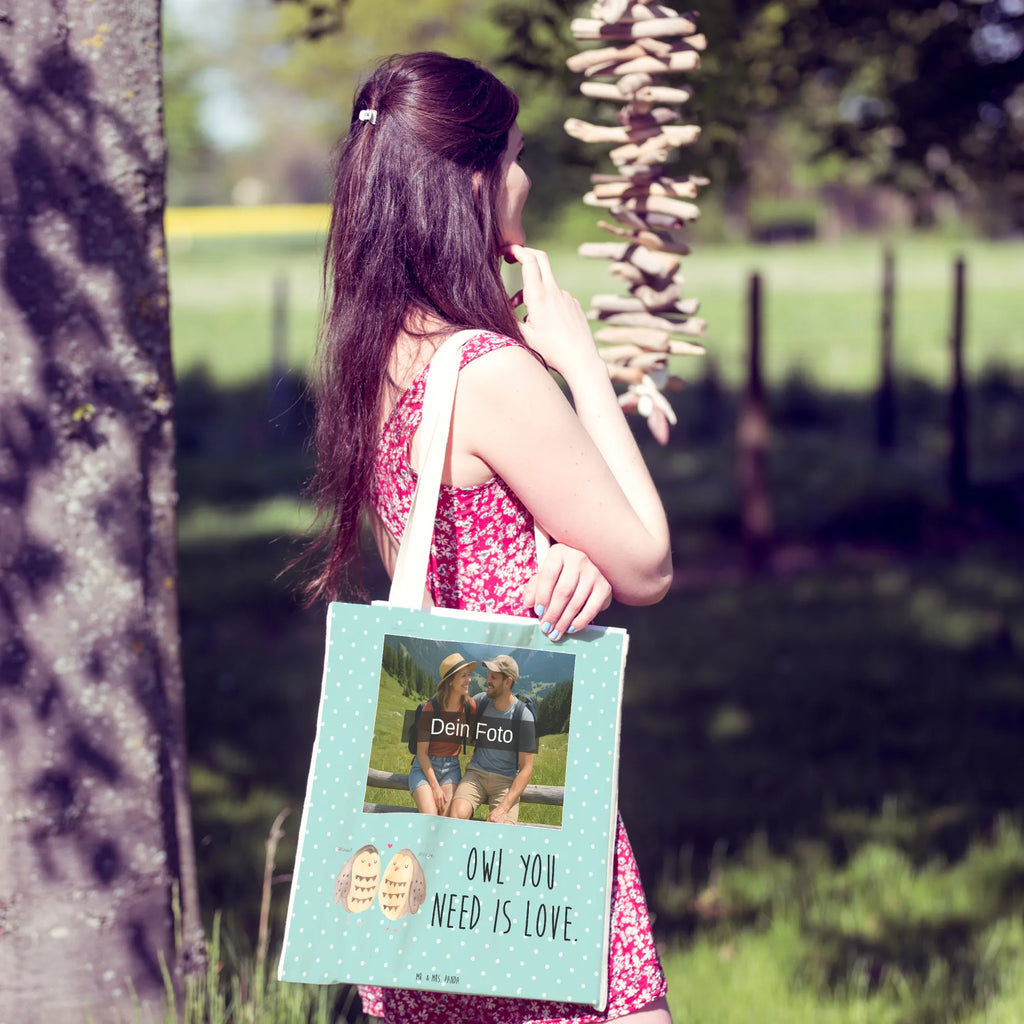 Personalisierte Foto Einkaufstasche Eulen Liebe Tragetasche Modern Mit Fotodruck, Umweltfreundliche Tragetasche Mit Bild, Nachhaltige Tragetasche Mit Foto, Wiederverwendbare Tragetasche Mit Wunschfoto, Design Tragetasche Mit Bild, Tragetasche Selbst Gestalten Mit Foto, Tragetasche Bedruckt Mit Foto, Tragetasche Für Kinder Mit Foto, Tragetasche Mit Eigenem Bild, Tragetasche Mit Wunschfoto, Stofftasche Mit Foto, Personalisierte Tragetasche Mit Foto, Lustige Tragetasche Mit Foto, Tragetasche Für Alltag Mit Bild, Bunte Tragetasche Mit Bild, Baumwolltasche Mit Foto, Tragetasche Für Herren Mit Bild, Tragetasche Als Geschenk Mit Foto, Vintage Tragetasche Mit Foto, Tragetasche Mit Bild Und Text, Tragetasche Für Schule Mit Bild, Tragetasche Mit Foto Und Namen, Tragetasche Für Einkäufe Mit Foto, Jutetasche Mit Wunschfoto, Faltbare Tragetasche Mit Foto, Leinentasche Mit Bild, Tragetasche Mit Motiv Und Foto, Tragetasche Für Büro Mit Foto, Tragetasche Für Damen Mit Wunschfoto, Kleine Tragetasche Mit Wunschfoto, Große Tragetasche Mit Bild, Einkaufstasche Mit Bild, Tragetasche Mit Fotodruck, Tragetasche Mit Foto, Eule, Owl, Wortspiel lustig, All you need is love, Liebe, Freundin Geschenk, Liebe Spruch, Hochzeit Spruch, Freund, Eule Deko