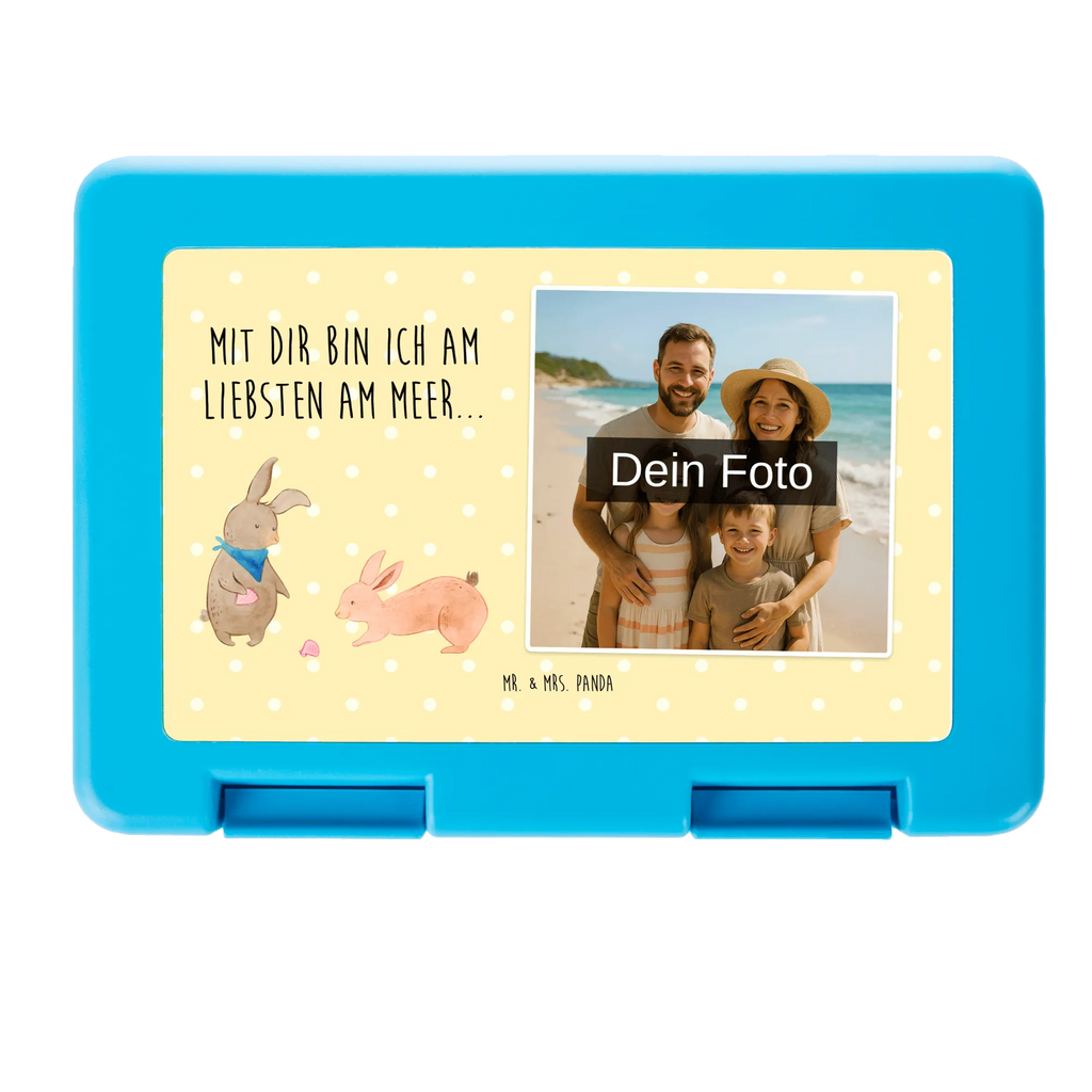 Personalisierte Foto Brotdose Hasen Muschel Lunchbox Mit Foto, Brotdose Mit Wunschfoto, Brotdose Mit Foto Und Wunschtext, Auslaufsichere Brotdose Mit Foto, Nachhaltige Brotdose Mit Foto, BPA-Freie Brotdose Mit Bild, Snackbox Mit Bild, Brotdose Für Mädchen Mit Foto, Brotdose Für Jungen Mit Bild, Foto Brotdose, Brotdose Kinder Mit Foto, Frühstücksdose Mit Foto, Brotdose Kindergarten Mit Wunschbild, Pausenbrotbox Mit Wunschfoto, Brotdose Mit Eigenem Bild, Brotbox Mit Foto, Design Brotdose Mit Wunschfoto, Brotdose Mit Bild Und Namen, Brotdose Büro Mit Foto, Brotdose Für Unterwegs Mit Wunschfoto, Lustige Brotdose Mit Eigenem Foto, Essensdose Mit Wunschfoto, Brotdose Schule Mit Foto, Brotdose Bedruckt Mit Foto, Edelstahl Brotdose Mit Foto, Brotdose Selbst Gestalten Mit Foto, Brotdose Mit Foto, Kunststoff Brotdose Mit Bild, Jausenbox Mit Eigenem Bild, Personalisierte Brotdose Mit Foto, Vesperdose Mit Bild, Wiederverwendbare Brotdose Mit Foto, Butterbrotdose Mit Bild, Brotdose Kita Mit Foto, Vesperbox Mit Foto, Geschenk Brotdose Mit Foto, Brotdose Erwachsene Mit Bild, Familie, Vatertag, Muttertag, Bruder, Schwester, Mama, Papa, Oma, Opa, Muscheln, Muscheln sammeln, Hasen, BFF, beste Freundin, Freundinnen, Freundin, Meer, best friends