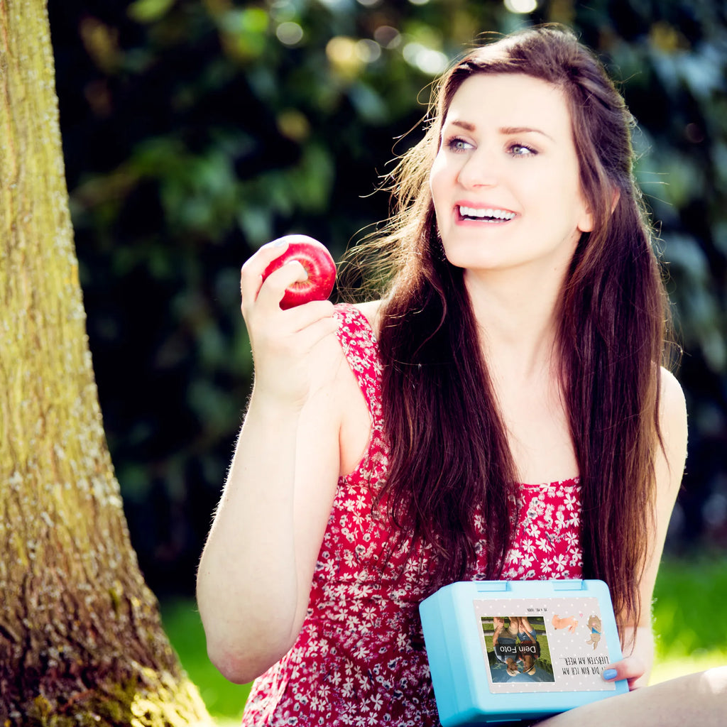 Personalisierte Foto Brotdose Hasen Muschel Lunchbox Mit Foto, Brotdose Mit Wunschfoto, Brotdose Mit Foto Und Wunschtext, Auslaufsichere Brotdose Mit Foto, Nachhaltige Brotdose Mit Foto, BPA-Freie Brotdose Mit Bild, Snackbox Mit Bild, Brotdose Für Mädchen Mit Foto, Brotdose Für Jungen Mit Bild, Foto Brotdose, Brotdose Kinder Mit Foto, Frühstücksdose Mit Foto, Brotdose Kindergarten Mit Wunschbild, Pausenbrotbox Mit Wunschfoto, Brotdose Mit Eigenem Bild, Brotbox Mit Foto, Design Brotdose Mit Wunschfoto, Brotdose Mit Bild Und Namen, Brotdose Büro Mit Foto, Brotdose Für Unterwegs Mit Wunschfoto, Lustige Brotdose Mit Eigenem Foto, Essensdose Mit Wunschfoto, Brotdose Schule Mit Foto, Brotdose Bedruckt Mit Foto, Edelstahl Brotdose Mit Foto, Brotdose Selbst Gestalten Mit Foto, Brotdose Mit Foto, Kunststoff Brotdose Mit Bild, Jausenbox Mit Eigenem Bild, Personalisierte Brotdose Mit Foto, Vesperdose Mit Bild, Wiederverwendbare Brotdose Mit Foto, Butterbrotdose Mit Bild, Brotdose Kita Mit Foto, Vesperbox Mit Foto, Geschenk Brotdose Mit Foto, Brotdose Erwachsene Mit Bild, Familie, Vatertag, Muttertag, Bruder, Schwester, Mama, Papa, Oma, Opa, Muscheln, Muscheln sammeln, Hasen, BFF, beste Freundin, Freundinnen, Freundin, Meer, best friends