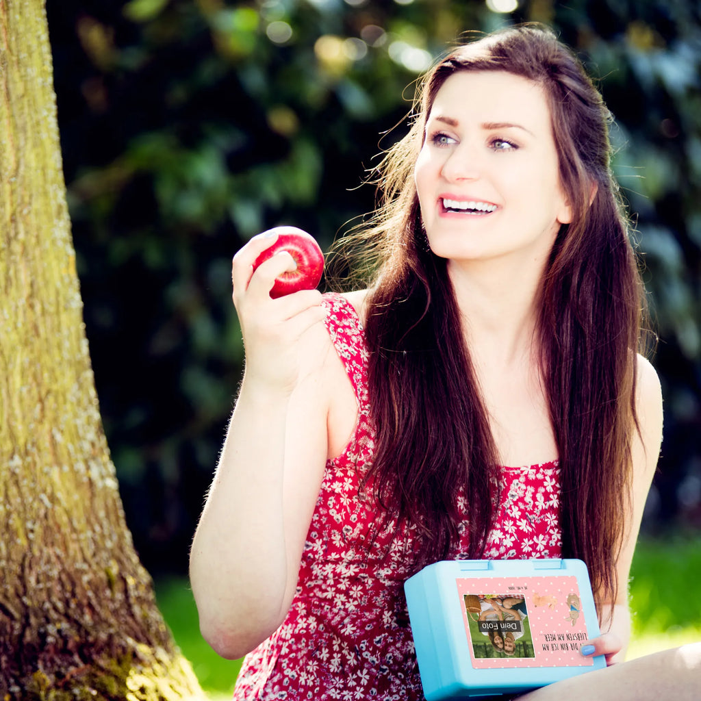 Personalisierte Foto Brotdose Hasen Muschel Lunchbox Mit Foto, Brotdose Mit Wunschfoto, Brotdose Mit Foto Und Wunschtext, Auslaufsichere Brotdose Mit Foto, Nachhaltige Brotdose Mit Foto, BPA-Freie Brotdose Mit Bild, Snackbox Mit Bild, Brotdose Für Mädchen Mit Foto, Brotdose Für Jungen Mit Bild, Foto Brotdose, Brotdose Kinder Mit Foto, Frühstücksdose Mit Foto, Brotdose Kindergarten Mit Wunschbild, Pausenbrotbox Mit Wunschfoto, Brotdose Mit Eigenem Bild, Brotbox Mit Foto, Design Brotdose Mit Wunschfoto, Brotdose Mit Bild Und Namen, Brotdose Büro Mit Foto, Brotdose Für Unterwegs Mit Wunschfoto, Lustige Brotdose Mit Eigenem Foto, Essensdose Mit Wunschfoto, Brotdose Schule Mit Foto, Brotdose Bedruckt Mit Foto, Edelstahl Brotdose Mit Foto, Brotdose Selbst Gestalten Mit Foto, Brotdose Mit Foto, Kunststoff Brotdose Mit Bild, Jausenbox Mit Eigenem Bild, Personalisierte Brotdose Mit Foto, Vesperdose Mit Bild, Wiederverwendbare Brotdose Mit Foto, Butterbrotdose Mit Bild, Brotdose Kita Mit Foto, Vesperbox Mit Foto, Geschenk Brotdose Mit Foto, Brotdose Erwachsene Mit Bild, Familie, Vatertag, Muttertag, Bruder, Schwester, Mama, Papa, Oma, Opa, Muscheln, Muscheln sammeln, Hasen, BFF, beste Freundin, Freundinnen, Freundin, Meer, best friends