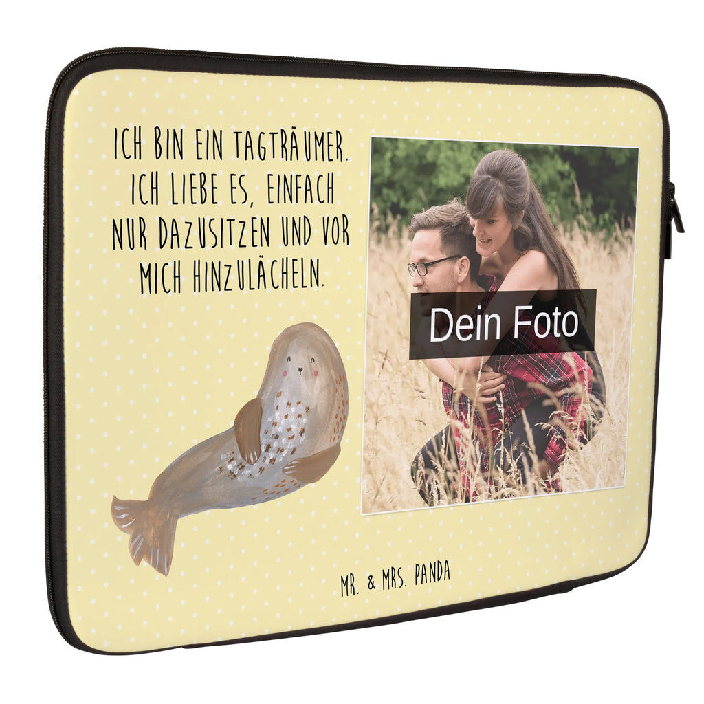Personalisierte Foto Notebook Tasche Robbe Lachen Moderne Notebooktasche Mit Fotodruck, Laptoptasche Mit Fotodruck, Notebooktasche Für 13 Zoll Mit Fotodruck, Laptop-Aktentasche Mit Fotomotiv, Rucksackstil Notebooktasche Mit Foto, Laptop-Messenger-Bag Mit Wunschfoto, Casual Notebooktasche Mit Wunschfoto, Business Notebooktasche Mit Foto, Studenten-Notebooktasche Mit Foto., Notebooktasche Mit Zubehörfach Und Bild, Notebook-Rucksack Mit Fotodruck, Büro-Notebooktasche Mit Wunschbild, Ergonomische Notebooktasche Mit Fotodruck, Notebooktasche Mit Schultergurt Und Bild, Notebooktasche Mit Tragegriff Und Fotodruck, Notebook-Tasche Aus Nylon Mit Wunschbild, Notebookhülle Mit Wunschfoto, Slim Notebooktasche Mit Fotodruck, Notebooktasche Mit Organizerfach Und Foto, Notebooktasche Mit Reißverschluss Und Foto, Notebooktasche Für 17 Zoll Mit Foto, Personalisierte Notebooktasche Mit Bild, Notebooktasche Für Herren Mit Foto, Wasserfeste Notebooktasche Mit Wunschfoto, Notebook-Umhängetasche Mit Foto, Notebooktasche Mit Foto, Notebooktasche Für 15 Zoll Mit Wunschbild, Notebook-Tasche Aus Leder Mit Bild, Vintage Notebooktasche Mit Foto, Gepolsterte Notebooktasche Mit Foto, Notebook-Tasche Aus Neopren Mit Foto, Notebooktasche Für Damen Mit Fotomotiv, Laptop-Umhängetasche Mit Wunschbild, Leichte Notebooktasche Mit Foto, Minimalistische Notebooktasche Mit Fotodruck, Notebook-Tasche Aus Canvas Mit Fotodruck, Notebook-Sleeve Mit Fotopersonalisierung, Robuste Notebooktasche Mit Wunschfoto, Klassische Notebooktasche Mit Wunschbild, Laptop-Rucksack Mit Eigenem Bild, Notebook-Aktentasche Mit Foto, Laptop-Case Mit Eigenem Foto, Notebook-Querträger Mit Foto, Reisegeeignete Notebooktasche Mit Foto, Tiermotive, Gute Laune, lustige Sprüche, Tiere, Seehund, Strand, Meerestier, Ostsee, Robbe, Robben, Nordsee