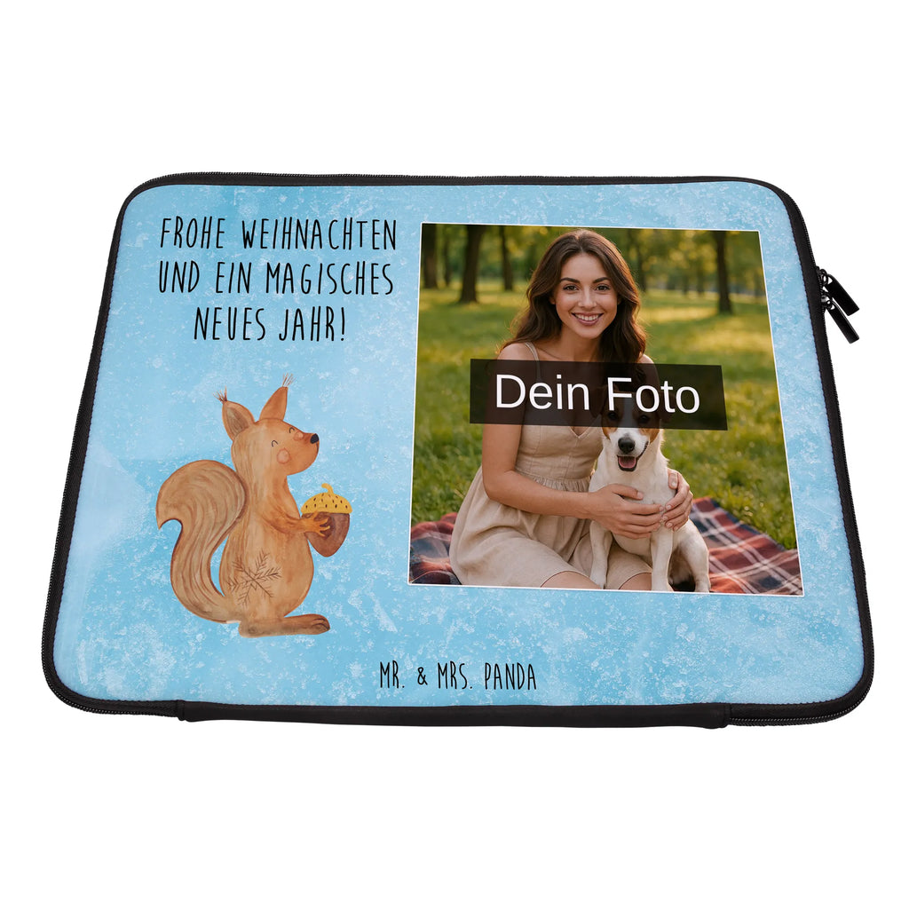 Personalisierte Foto Notebook Tasche Eichhörnchen Weihnachten Ergonomische Notebooktasche Mit Fotodruck, Notebook-Rucksack Mit Fotodruck, Notebook-Umhängetasche Mit Foto, Notebook-Querträger Mit Foto, Rucksackstil Notebooktasche Mit Foto, Notebook-Tasche Aus Neopren Mit Foto, Notebooktasche Für Herren Mit Foto, Personalisierte Notebooktasche Mit Bild, Notebooktasche Mit Zubehörfach Und Bild, Klassische Notebooktasche Mit Wunschbild, Minimalistische Notebooktasche Mit Fotodruck, Notebooktasche Mit Reißverschluss Und Foto, Notebooktasche Mit Schultergurt Und Bild, Notebooktasche Für 13 Zoll Mit Fotodruck, Büro-Notebooktasche Mit Wunschbild, Gepolsterte Notebooktasche Mit Foto, Robuste Notebooktasche Mit Wunschfoto, Laptop-Messenger-Bag Mit Wunschfoto, Notebooktasche Für 17 Zoll Mit Foto, Notebookhülle Mit Wunschfoto, Notebook-Aktentasche Mit Foto, Notebook-Tasche Aus Canvas Mit Fotodruck, Laptop-Aktentasche Mit Fotomotiv, Laptoptasche Mit Fotodruck, Laptop-Umhängetasche Mit Wunschbild, Notebook-Tasche Aus Leder Mit Bild, Notebooktasche Für Damen Mit Fotomotiv, Notebook-Tasche Aus Nylon Mit Wunschbild, Wasserfeste Notebooktasche Mit Wunschfoto, Notebooktasche Mit Tragegriff Und Fotodruck, Moderne Notebooktasche Mit Fotodruck, Business Notebooktasche Mit Foto, Vintage Notebooktasche Mit Foto, Leichte Notebooktasche Mit Foto, Slim Notebooktasche Mit Fotodruck, Notebooktasche Mit Foto, Casual Notebooktasche Mit Wunschfoto, Studenten-Notebooktasche Mit Foto., Notebook-Sleeve Mit Fotopersonalisierung, Laptop-Rucksack Mit Eigenem Bild, Reisegeeignete Notebooktasche Mit Foto, Laptop-Case Mit Eigenem Foto, Notebooktasche Für 15 Zoll Mit Wunschbild, Notebooktasche Mit Organizerfach Und Foto, Winter, Weihnachten, Weihnachtsdeko, Nikolaus, Advent, Heiligabend, Wintermotiv, Guten Rutsch, Frohes neues Jahr, Neujahr, Weihnachtsgruß, Frohe Weihnachten, Vogel, Weihnachtsmotiv
